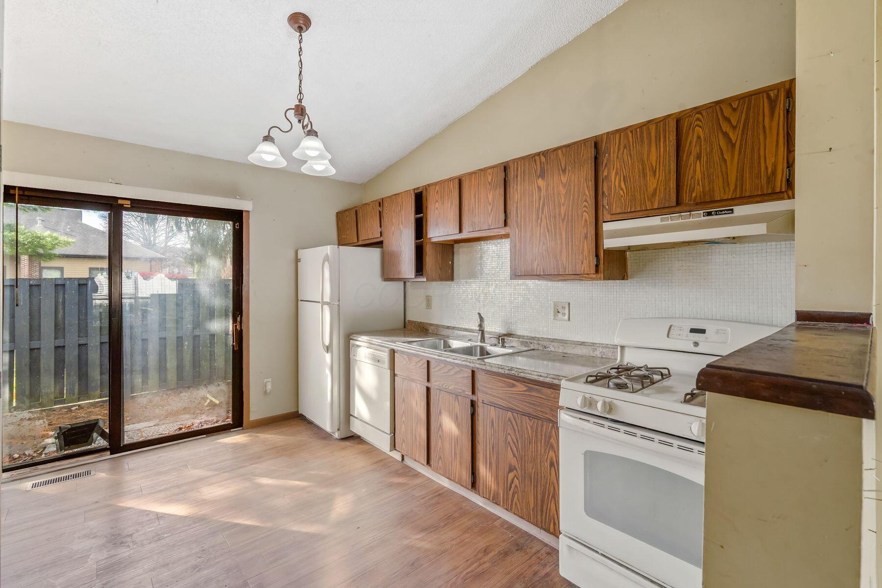 737 Plant Drive, 2C 2C