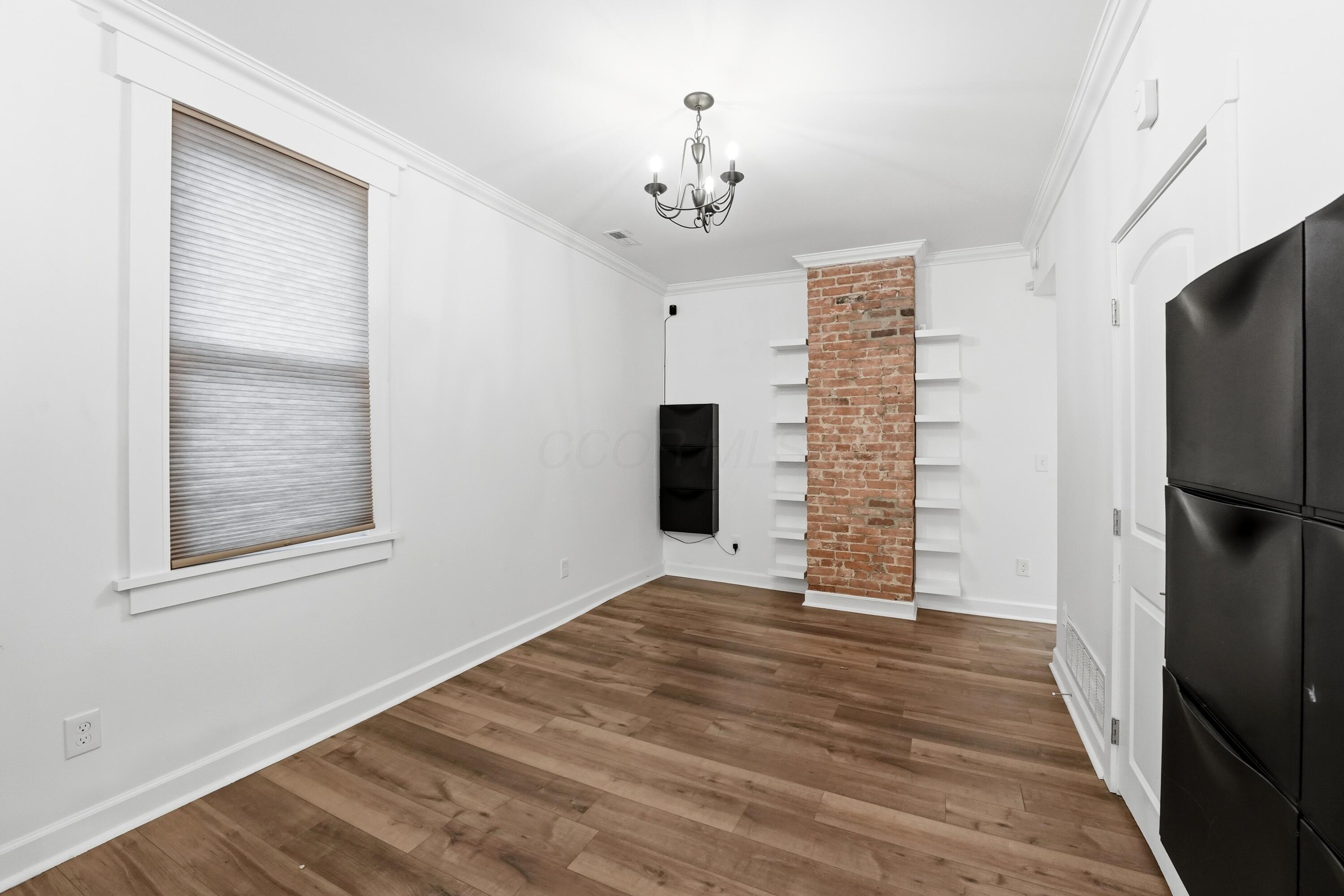 905 Mcallister Avenue, 903 903