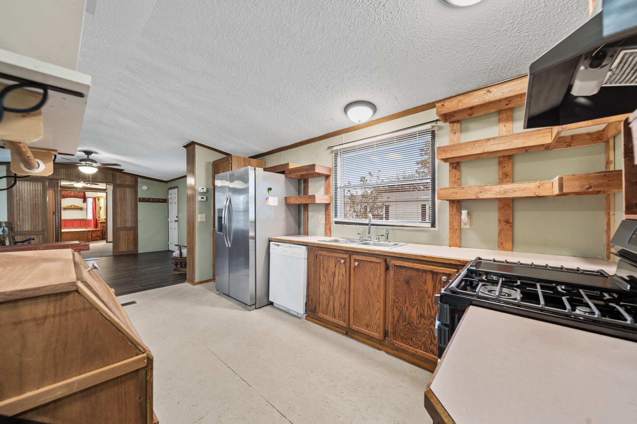 1330 Hanover Road, 203 203