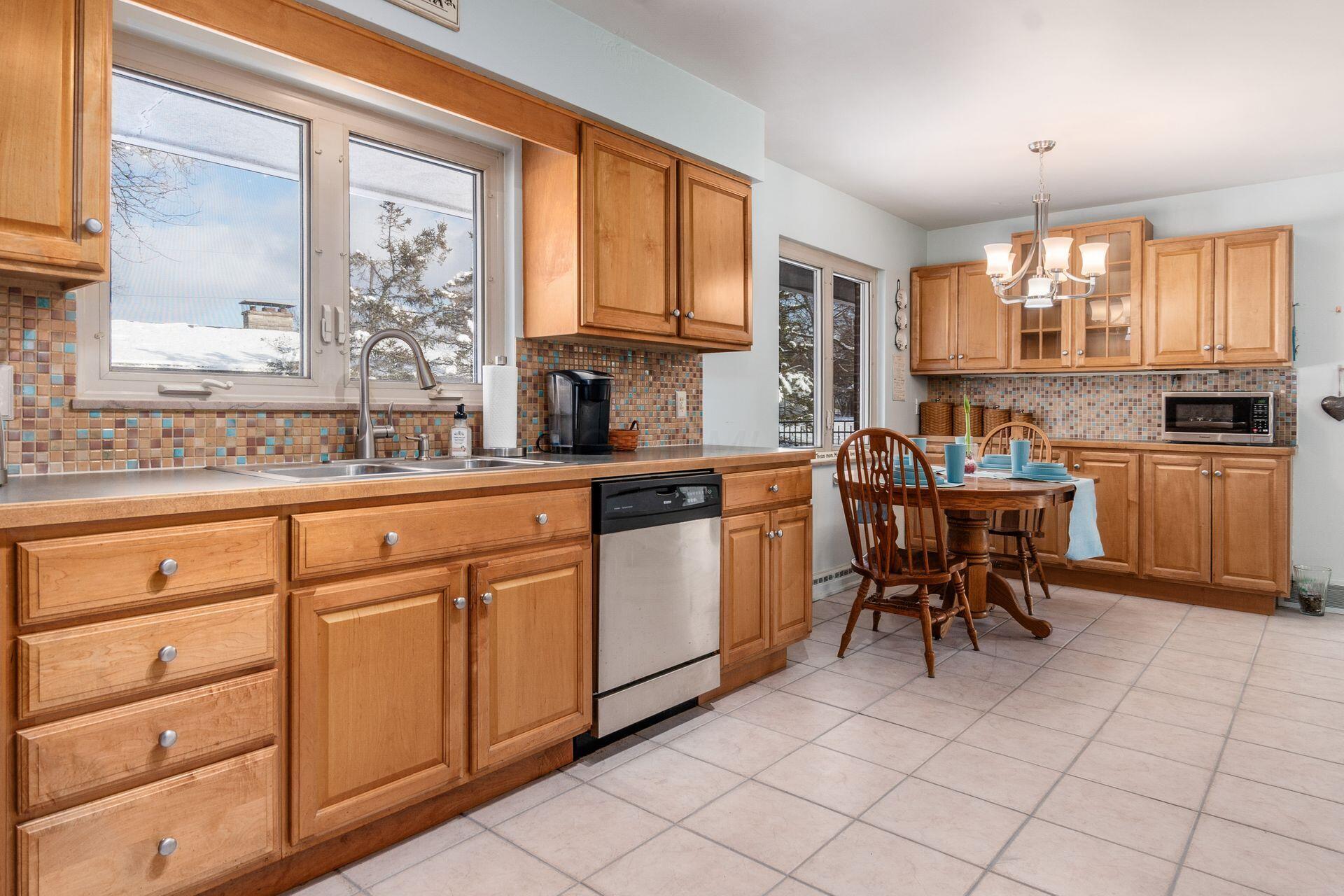 3959 Woodbridge Road