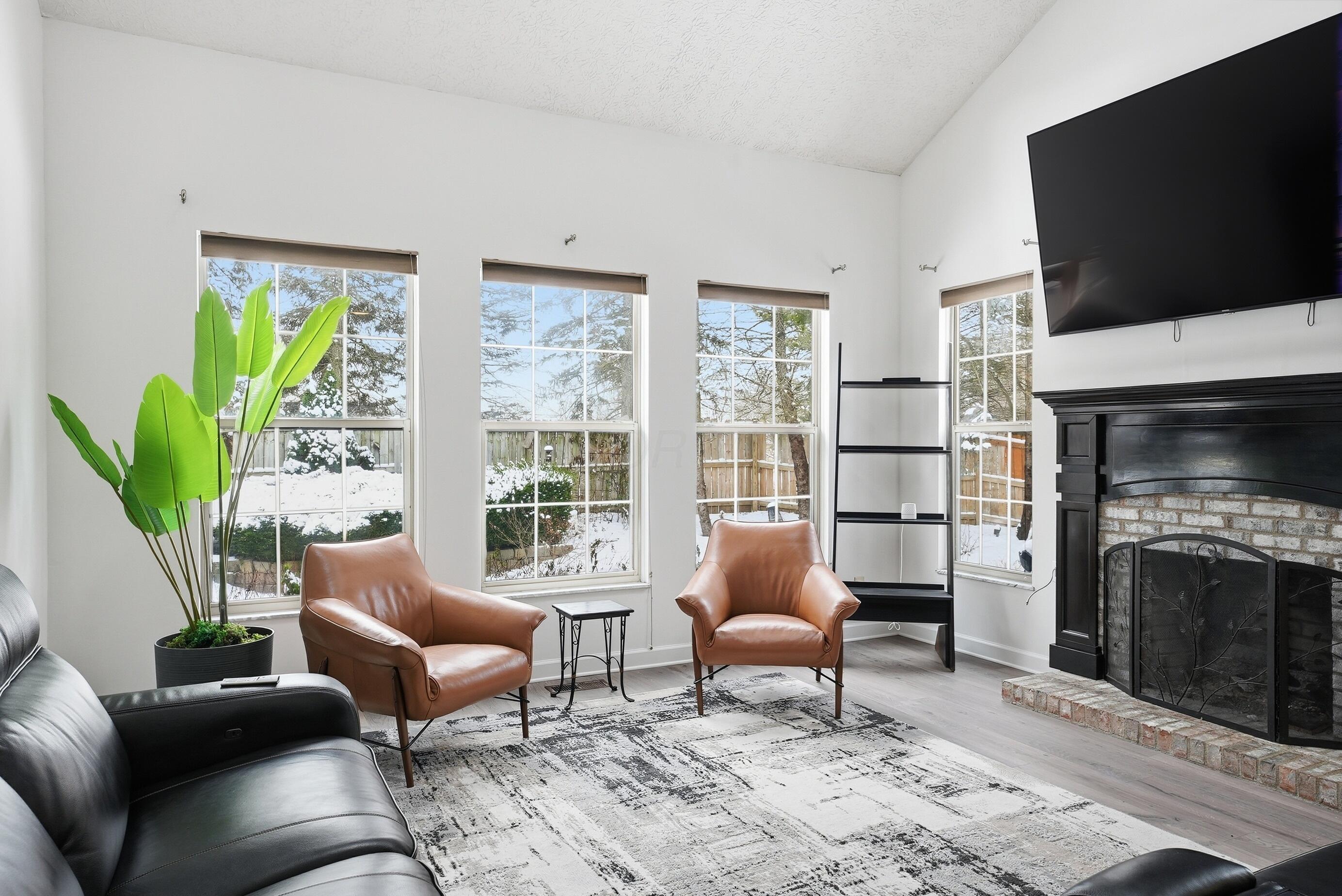 339 Aylesbury Drive S