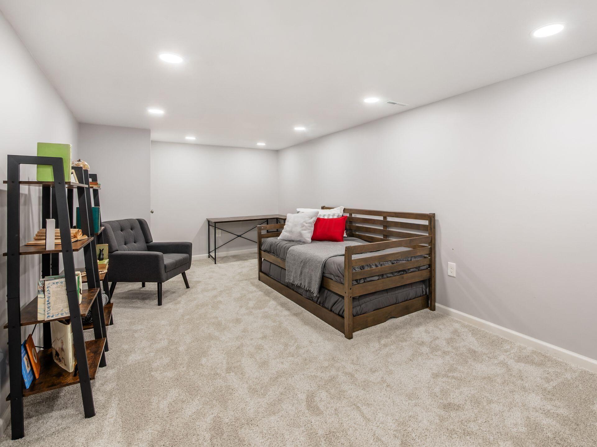 6876 Spruce Pine Drive