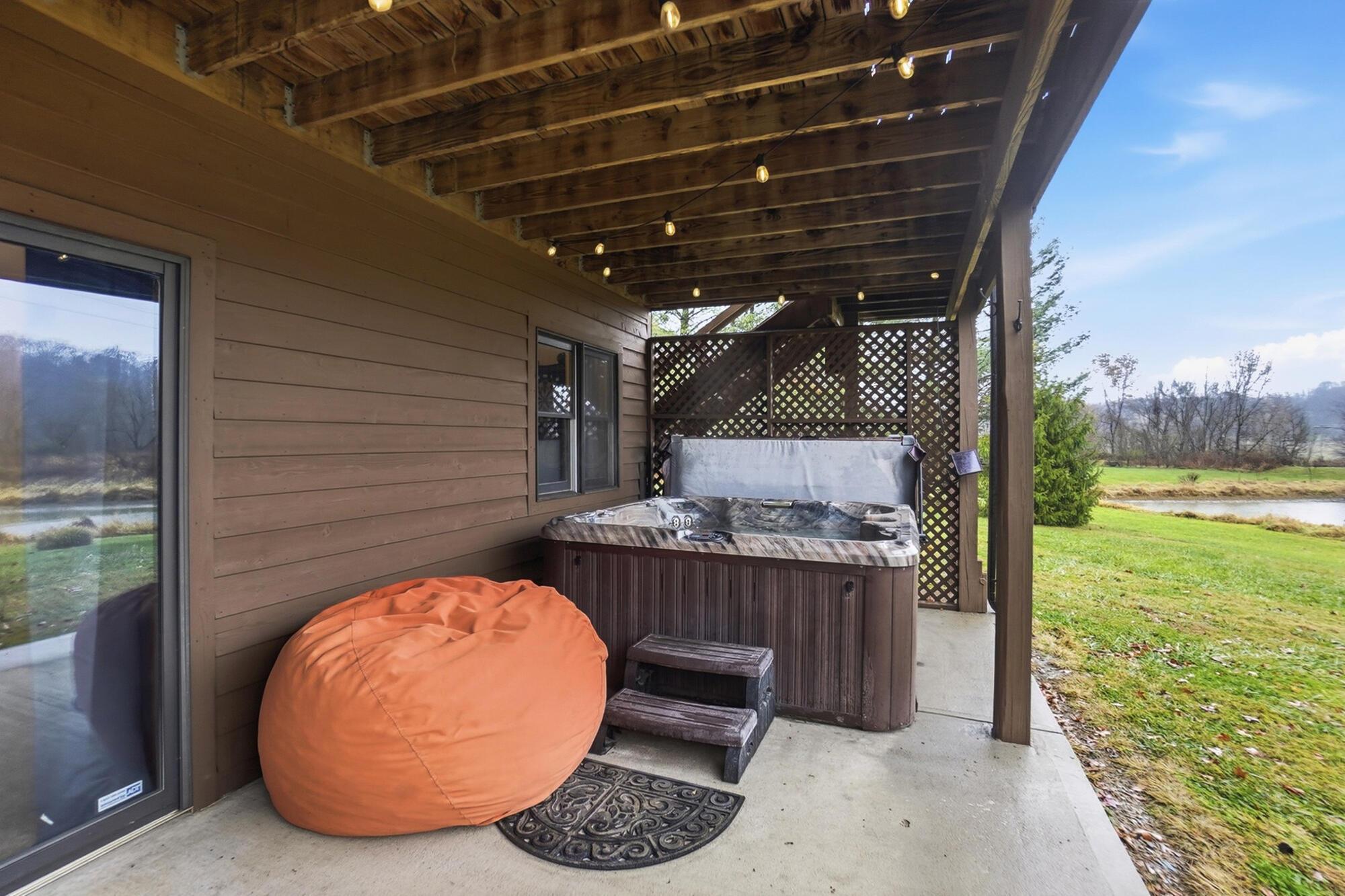 6321 RK Miller Road, R