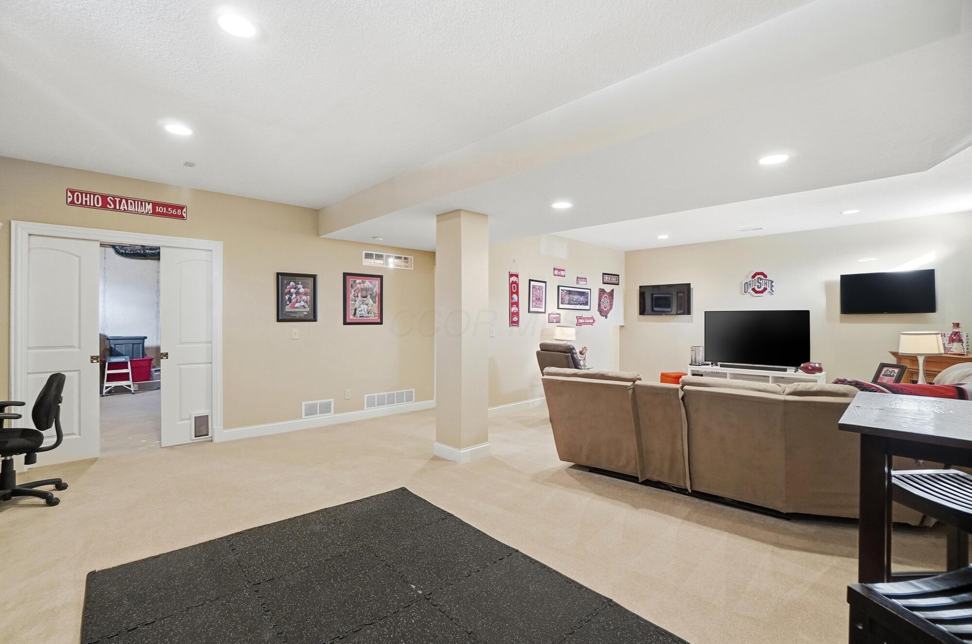2642 Sandhurst Drive