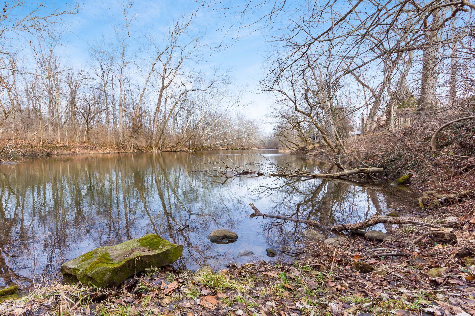 5463 Walnut View Boulevard