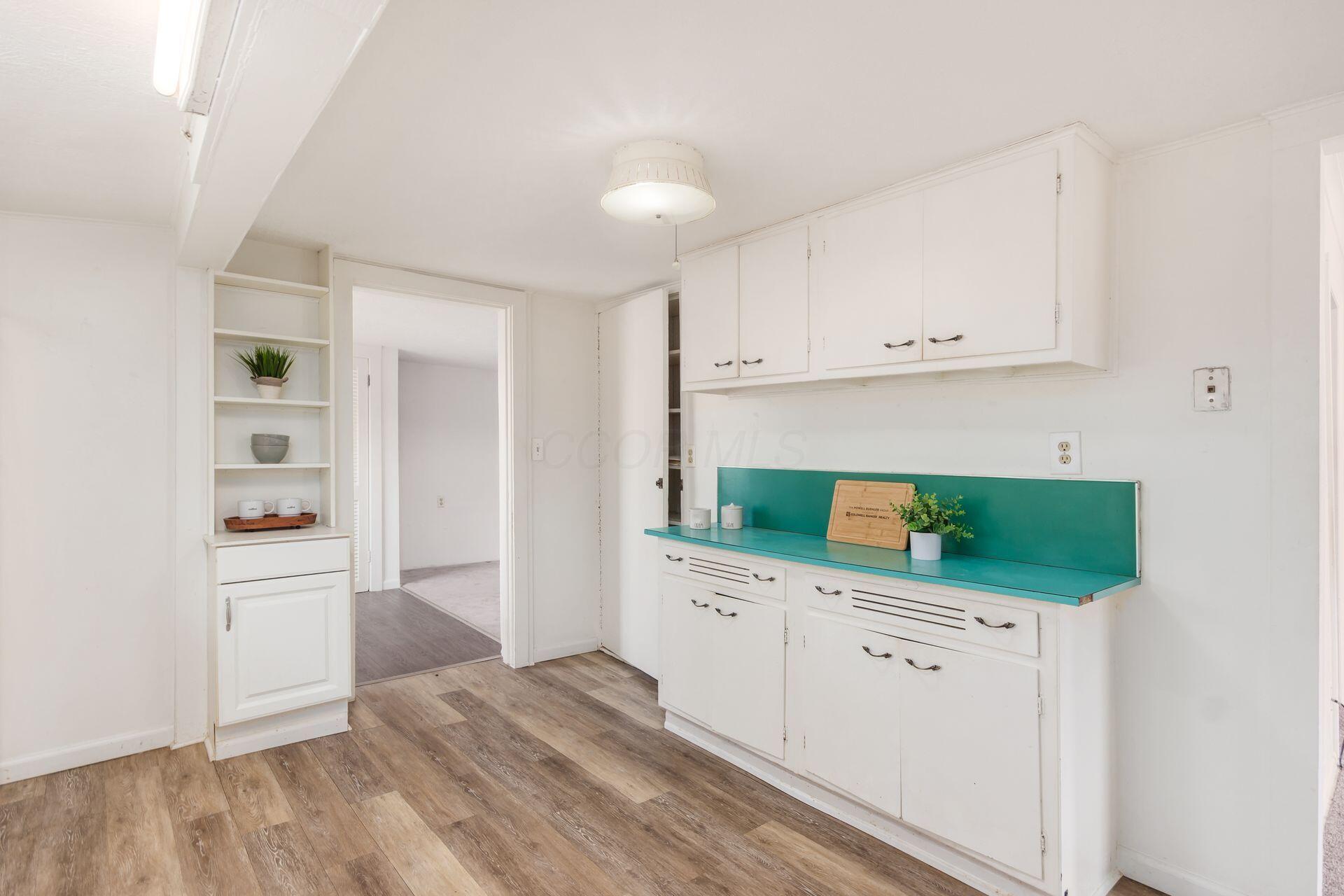 5463 Walnut View Boulevard