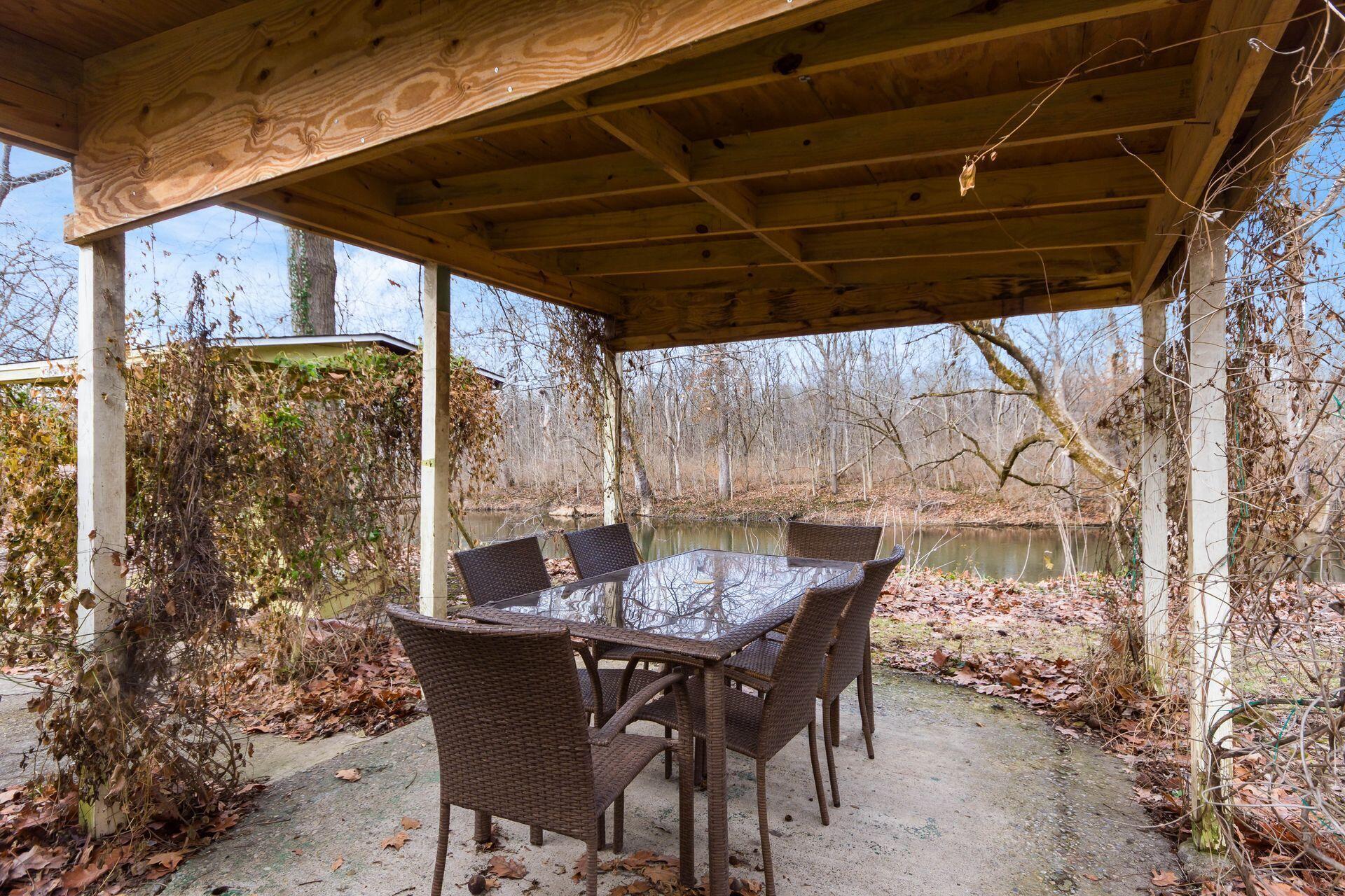 5463 Walnut View Boulevard