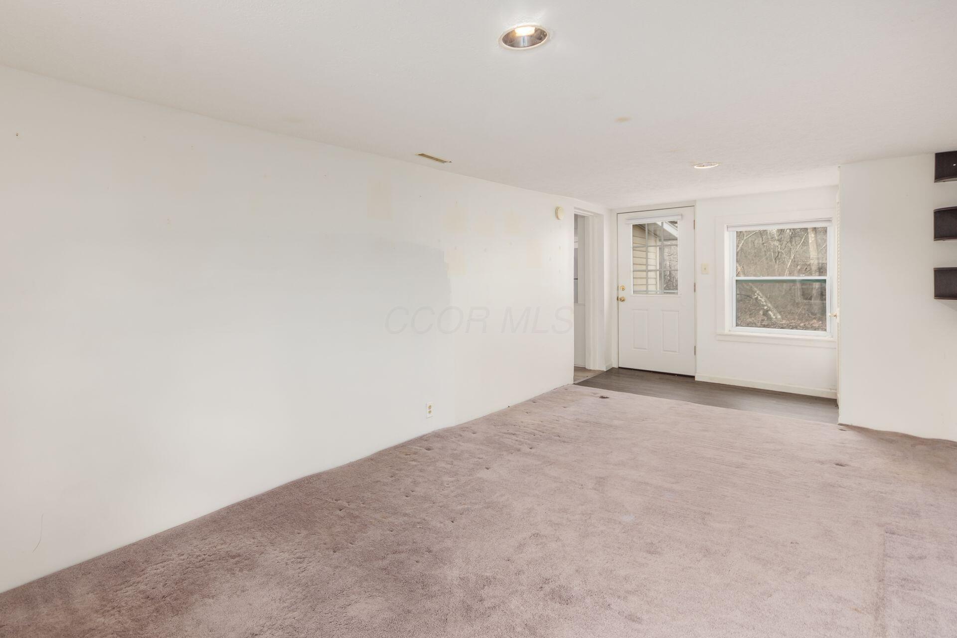 5463 Walnut View Boulevard