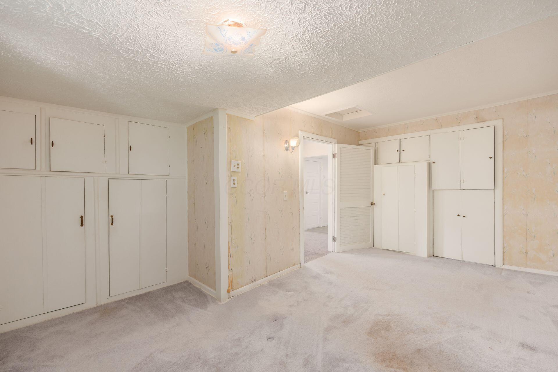 5463 Walnut View Boulevard