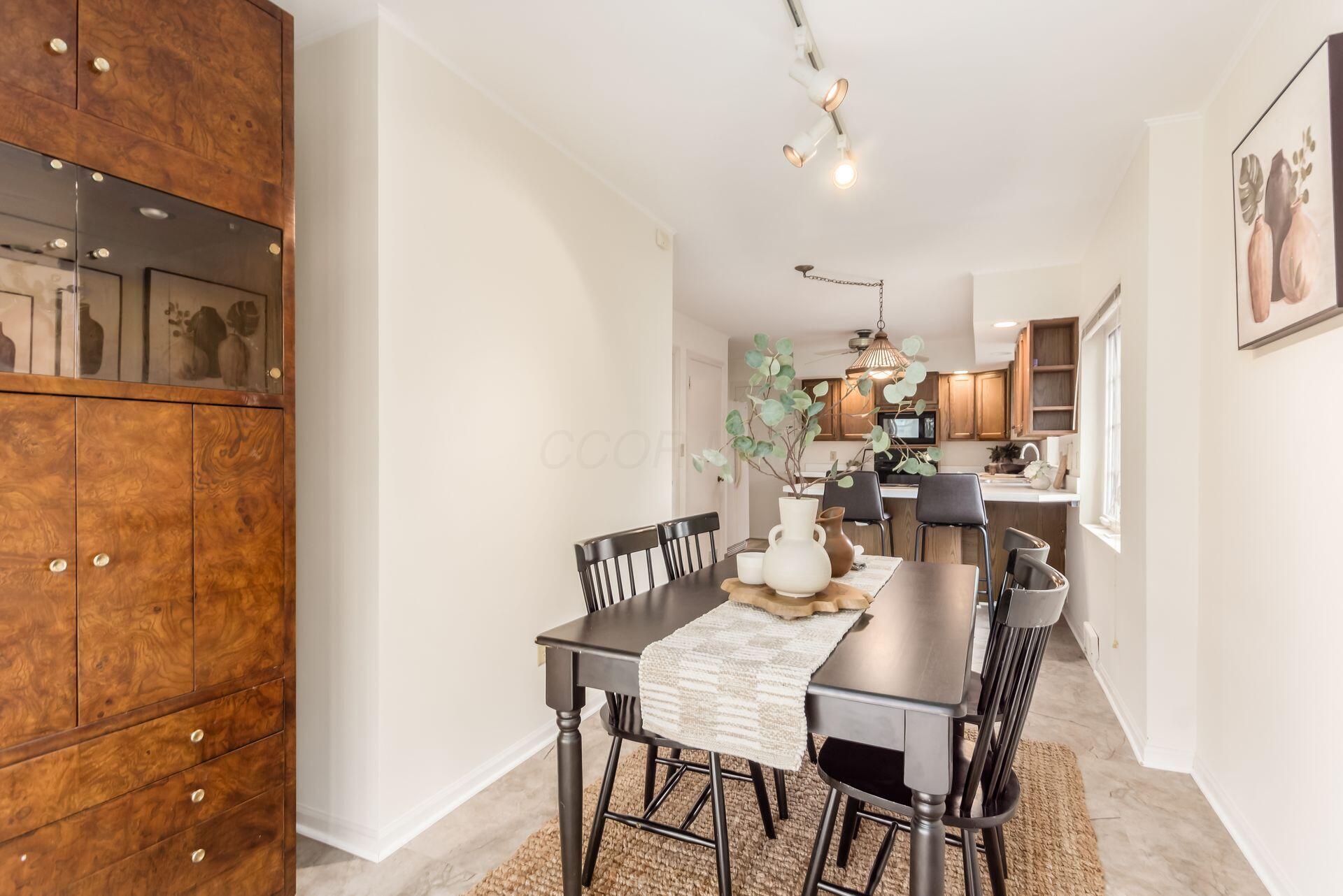 122 N Virginialee Road