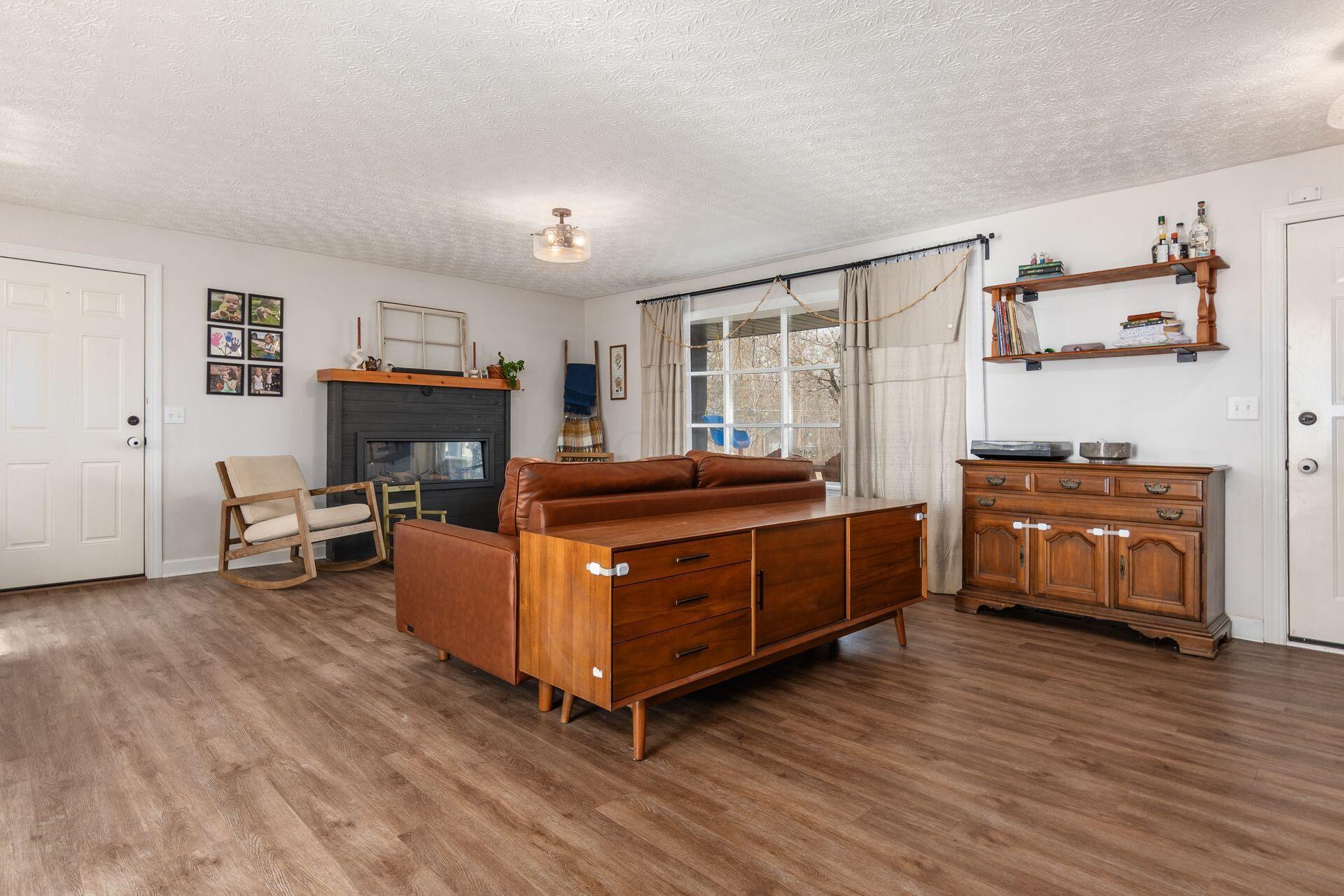 225 Carryback Drive SW