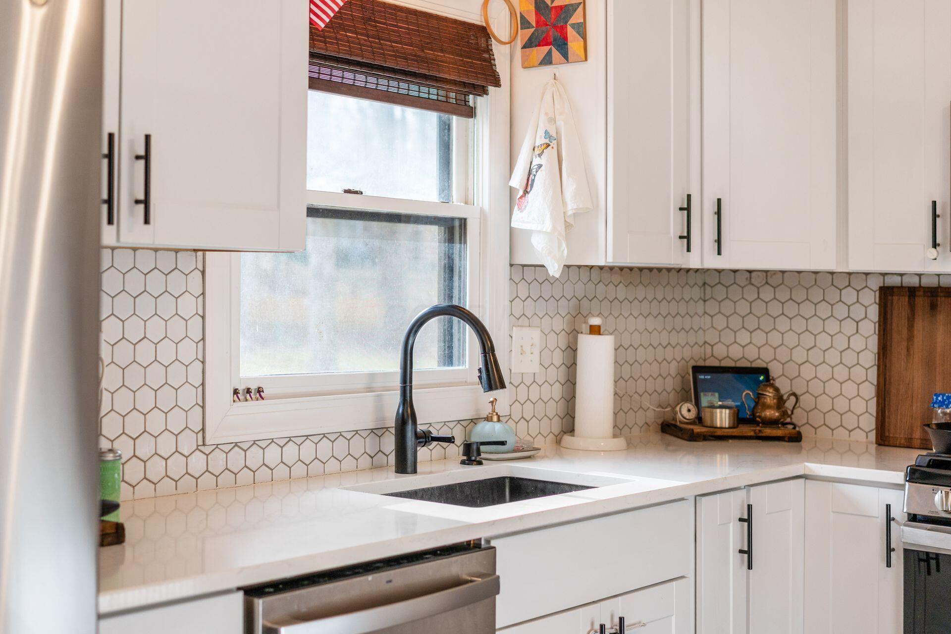 225 Carryback Drive SW