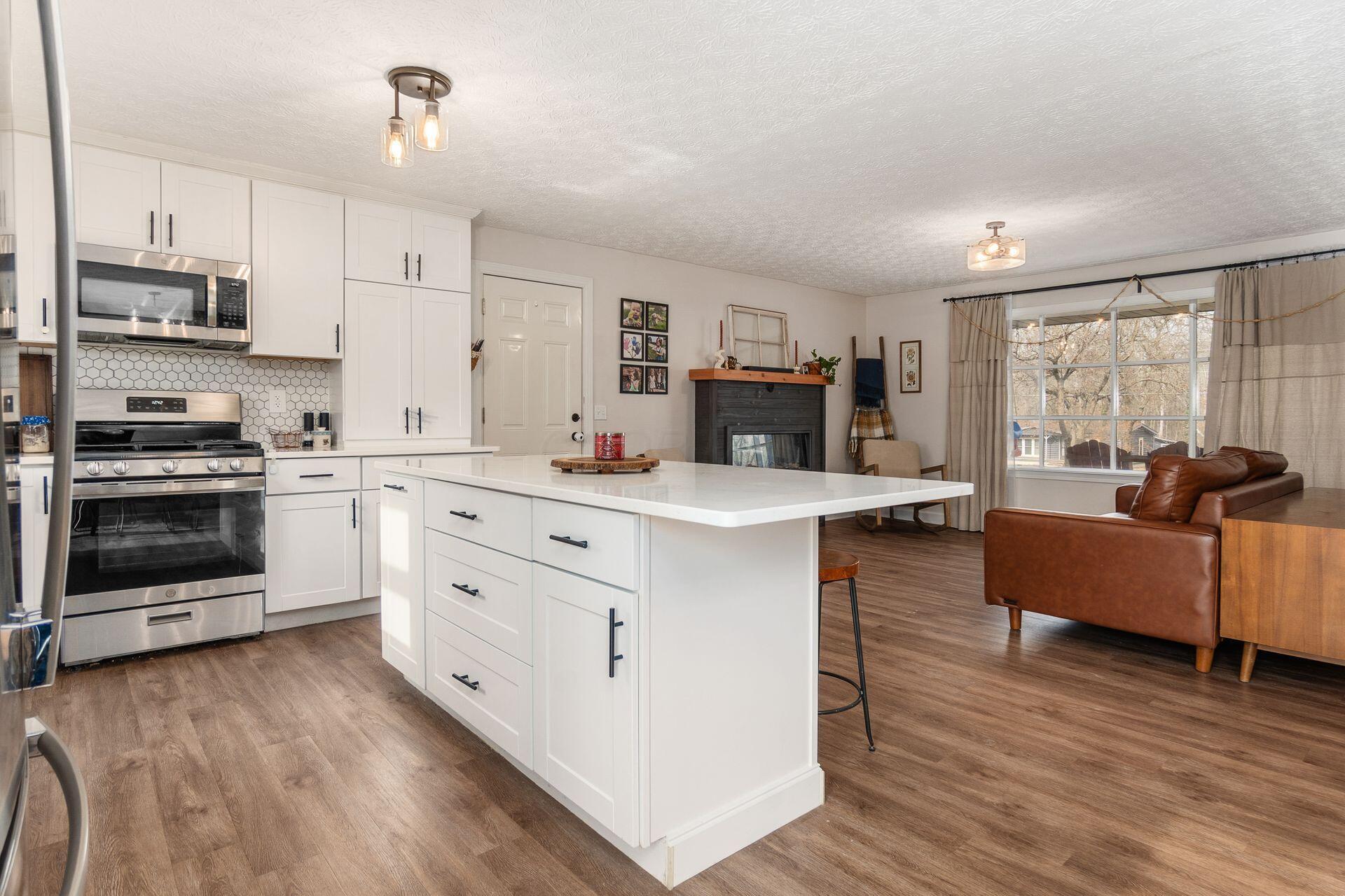 225 Carryback Drive SW