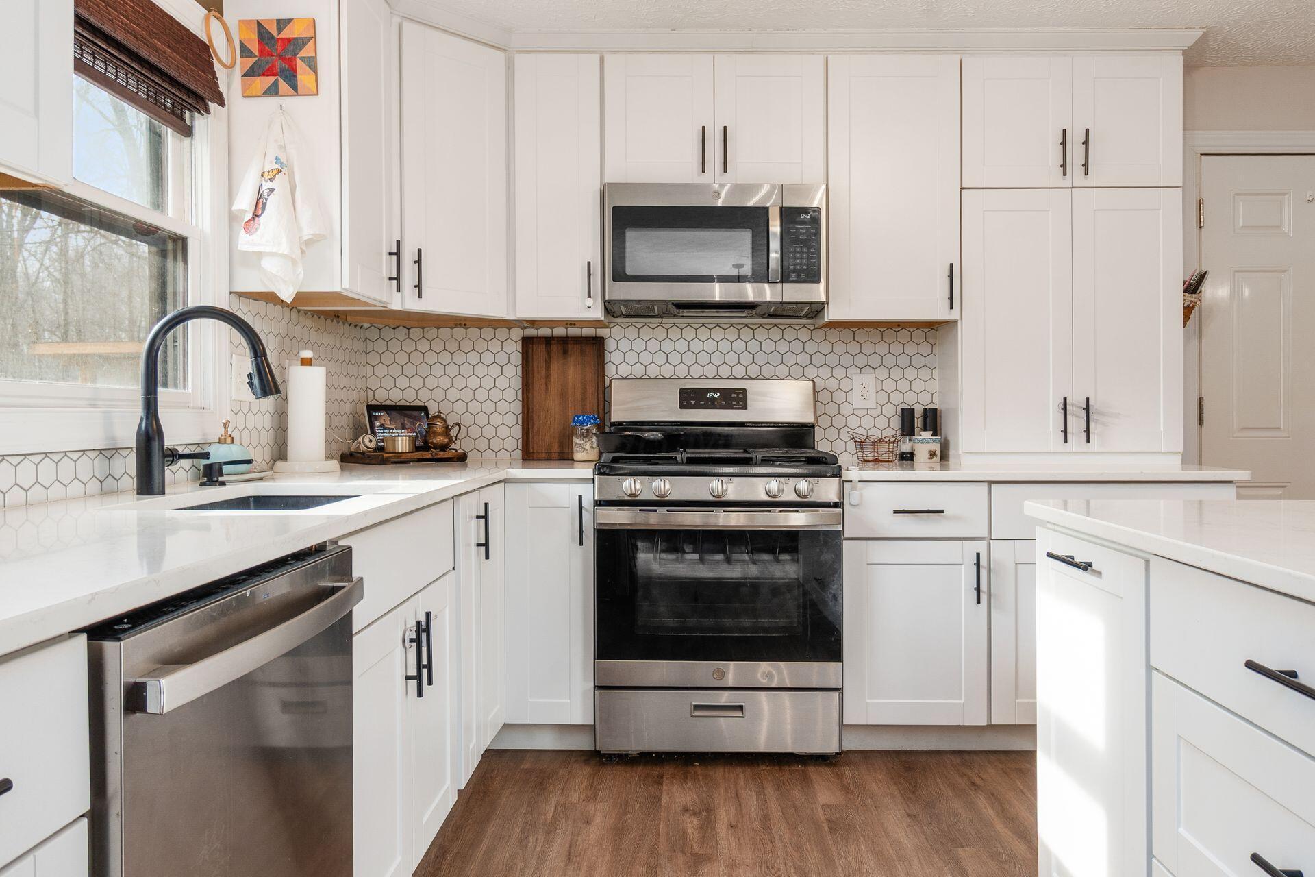 225 Carryback Drive SW