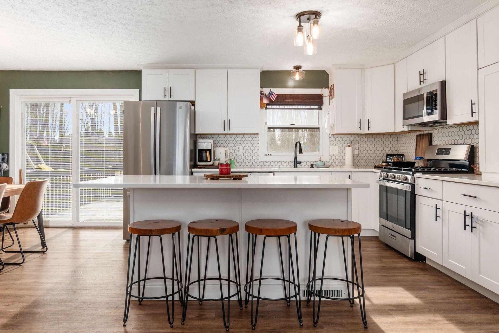 225 Carryback Drive SW