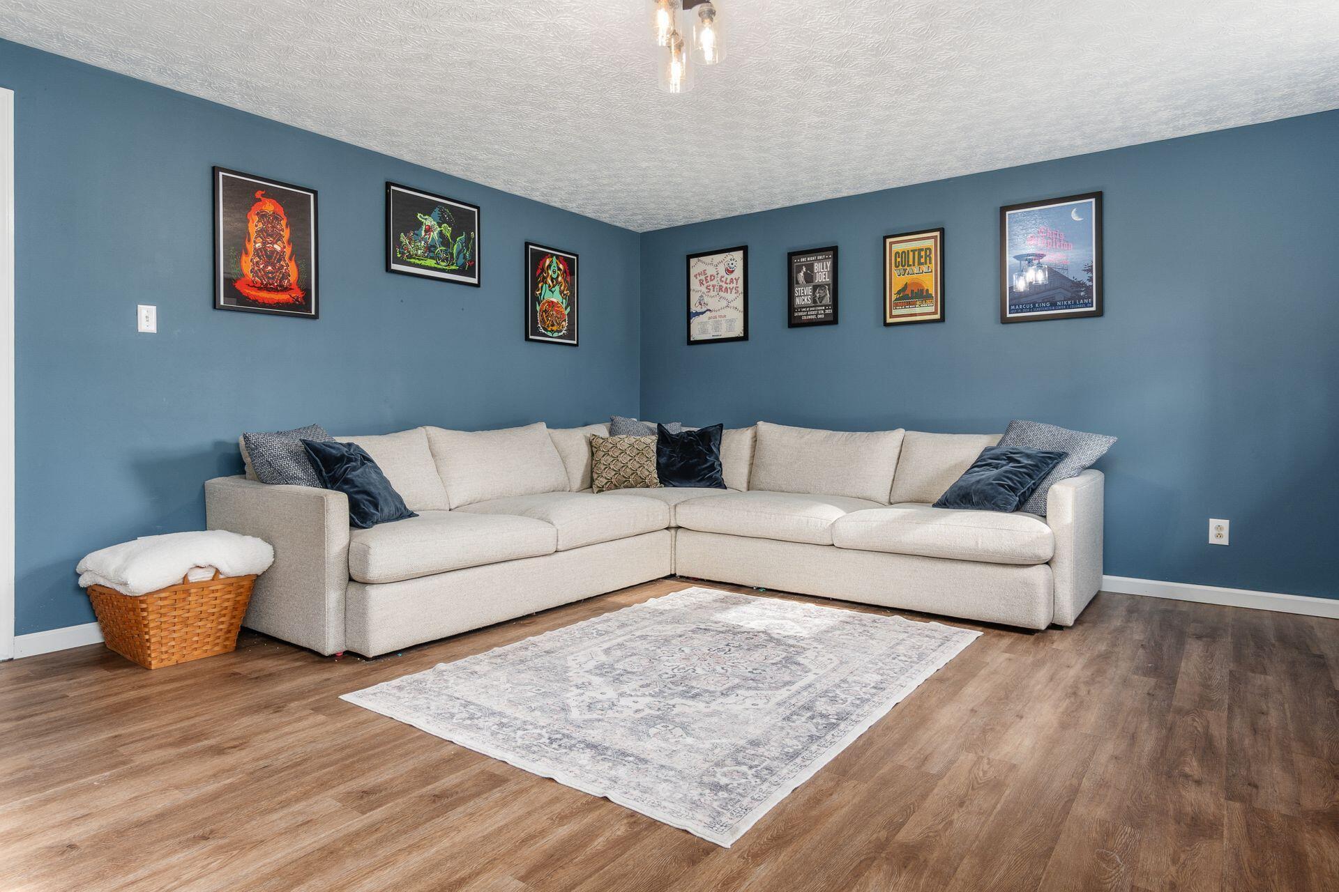 225 Carryback Drive SW