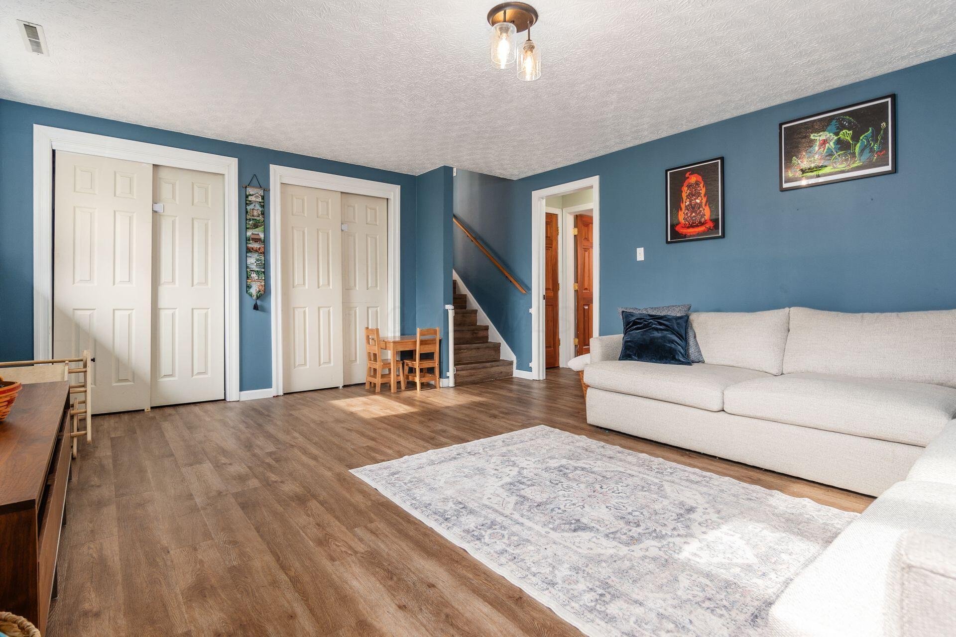 225 Carryback Drive SW