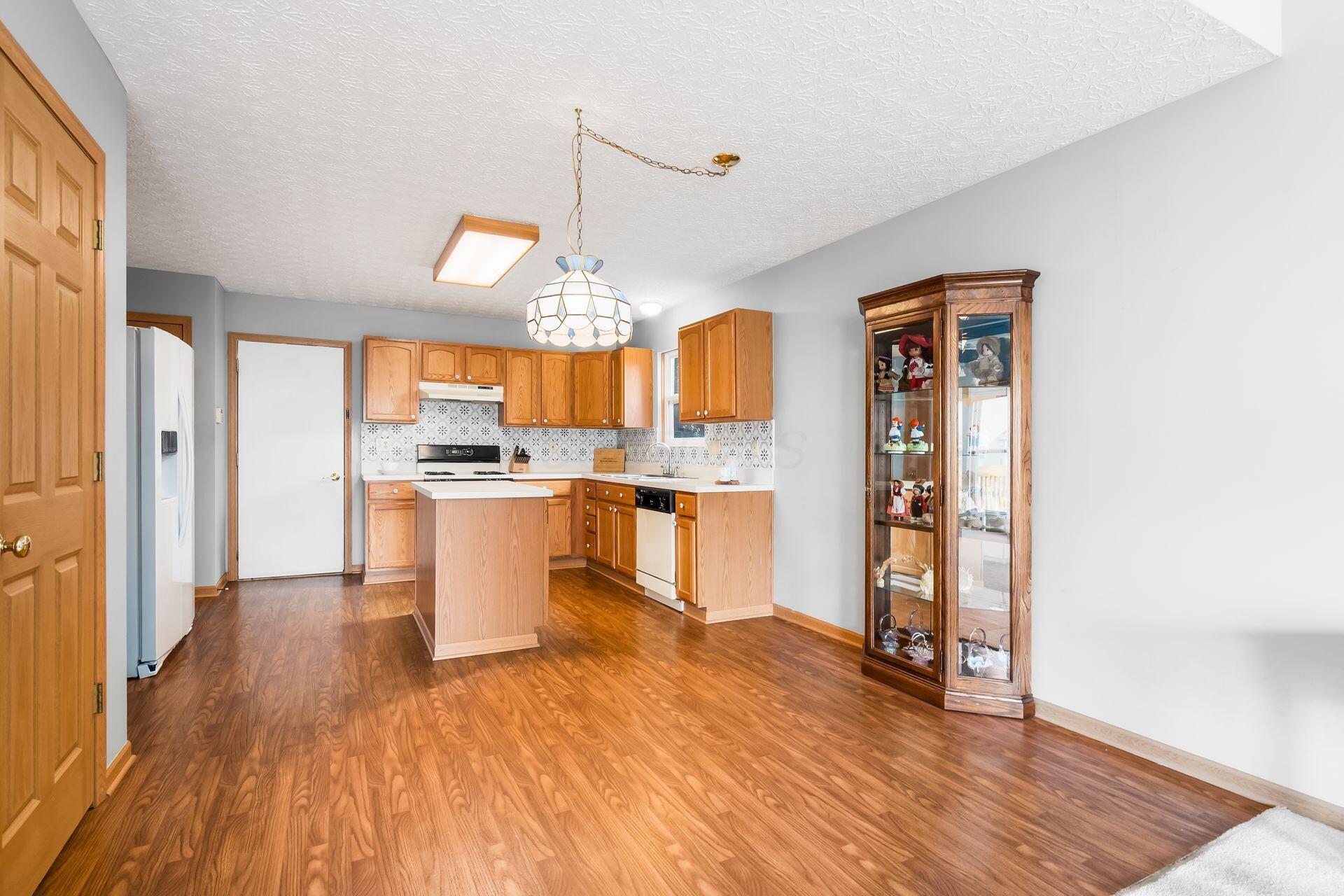 8060 Gladshire Boulevard