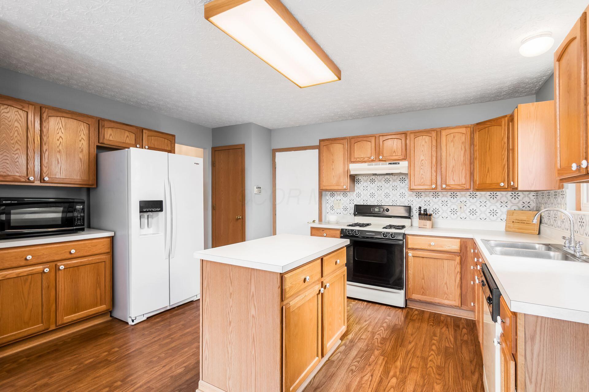 8060 Gladshire Boulevard