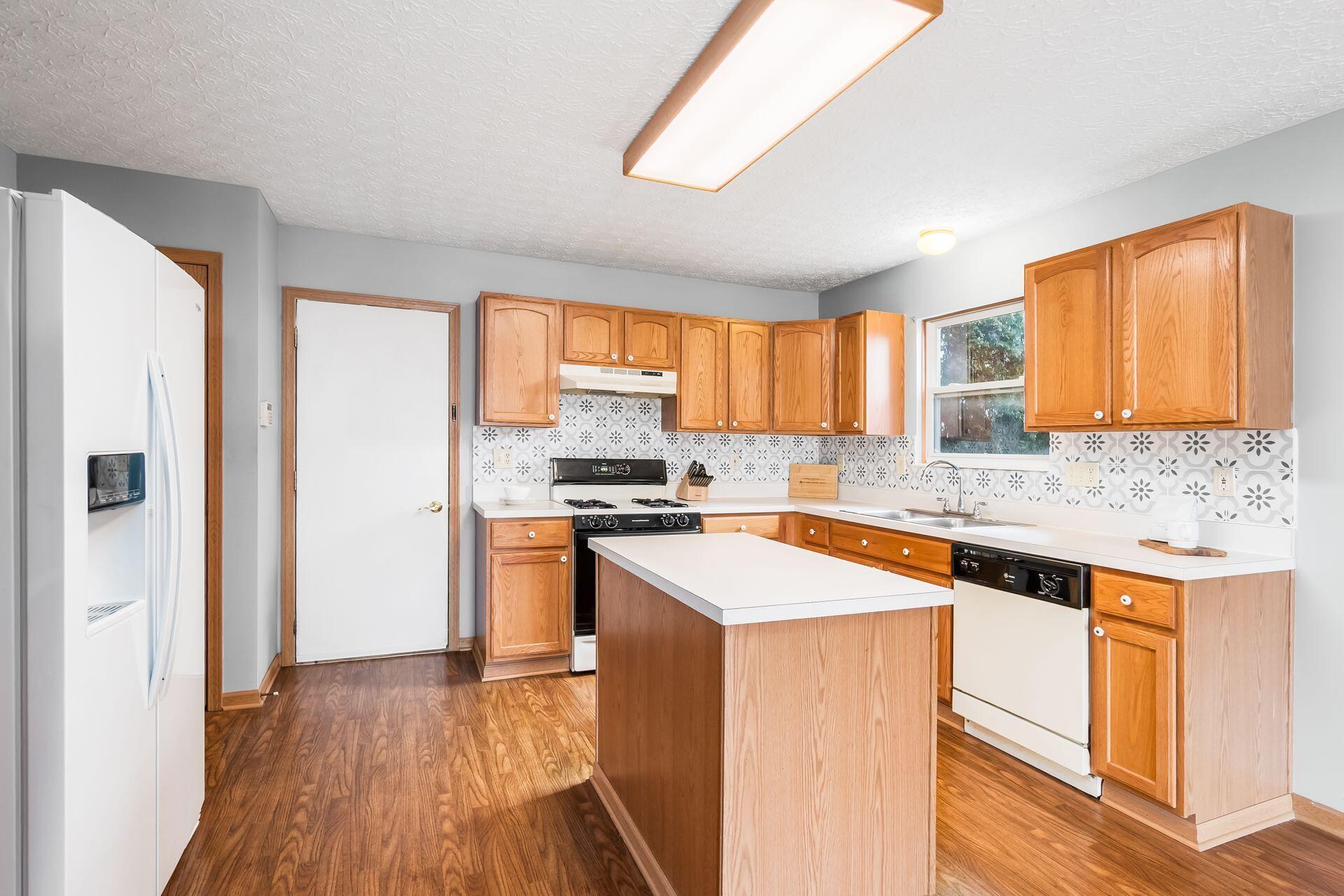 8060 Gladshire Boulevard