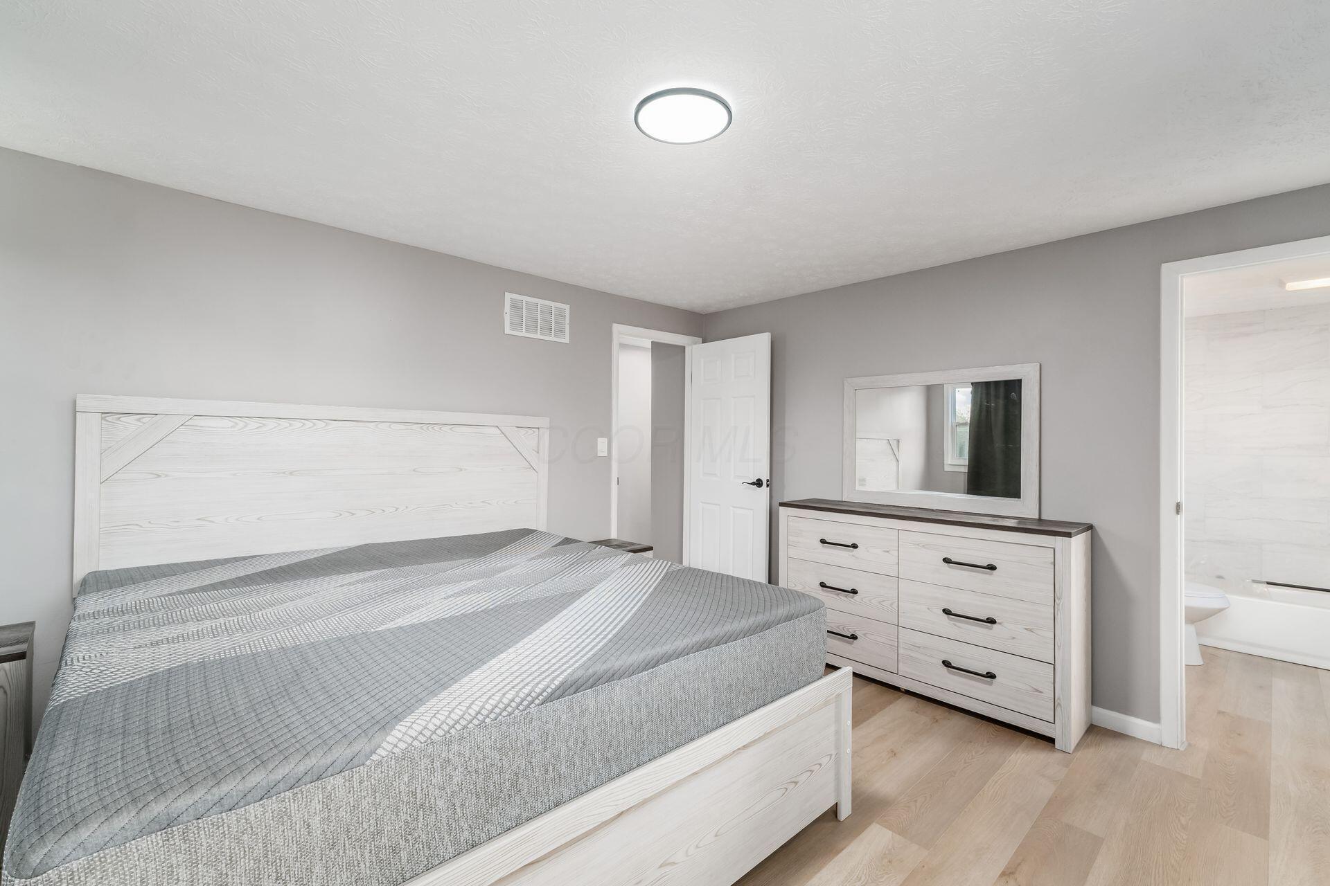 1095 Belle Meade Place