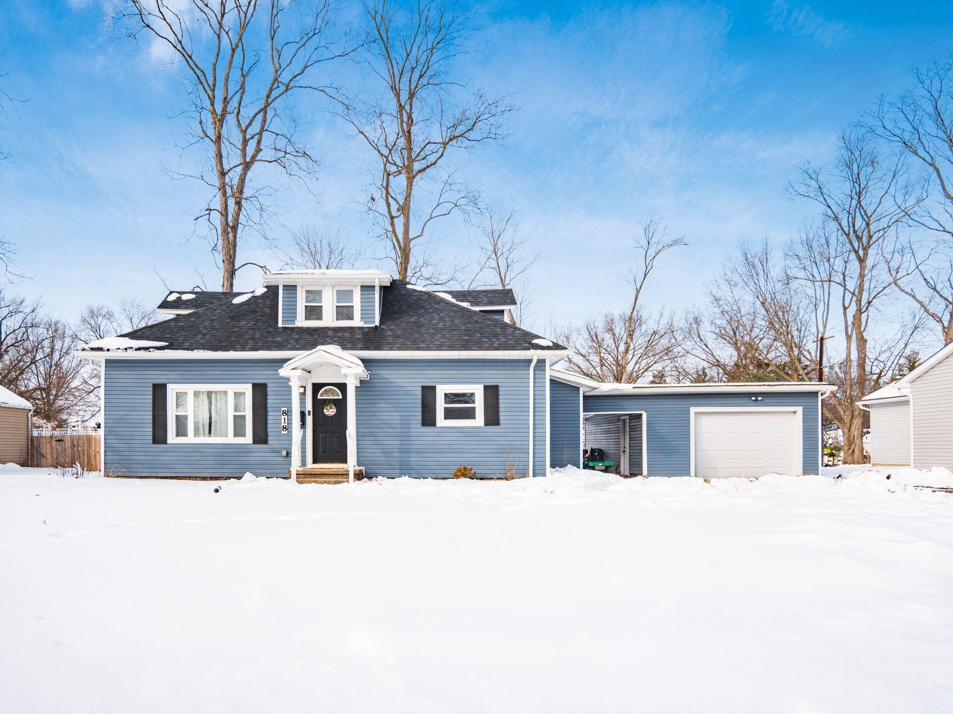 818 W 8th Street