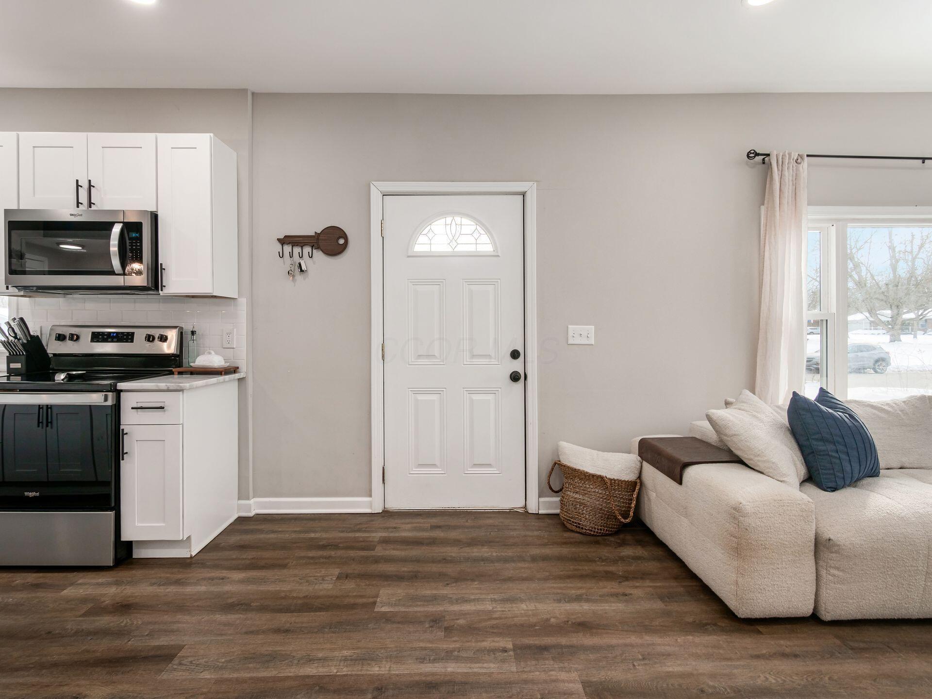 818 W 8th Street