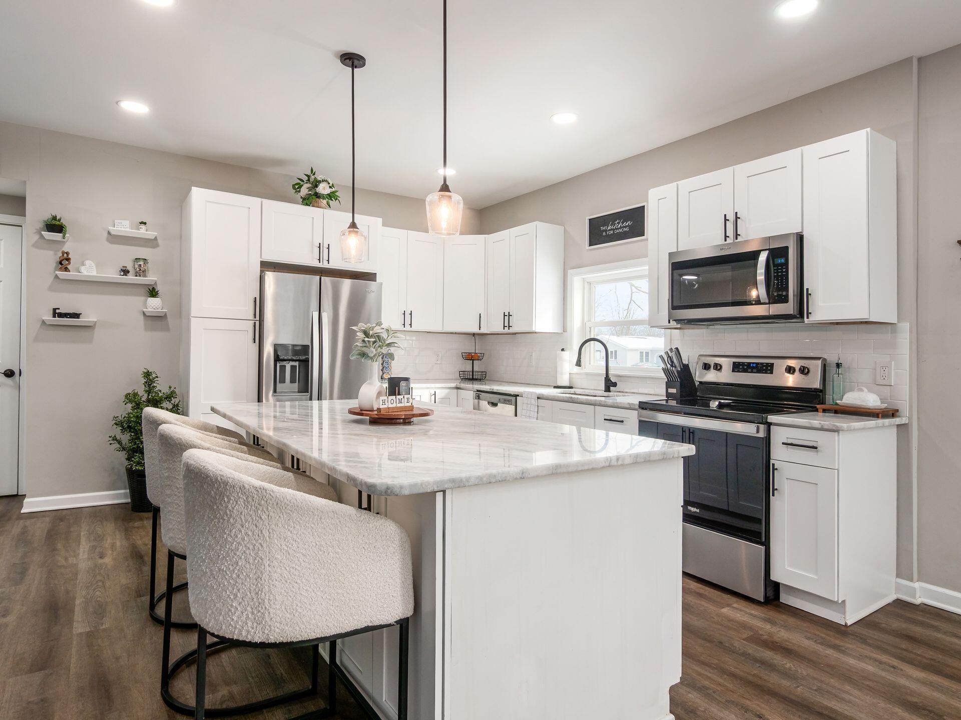 818 W 8th Street