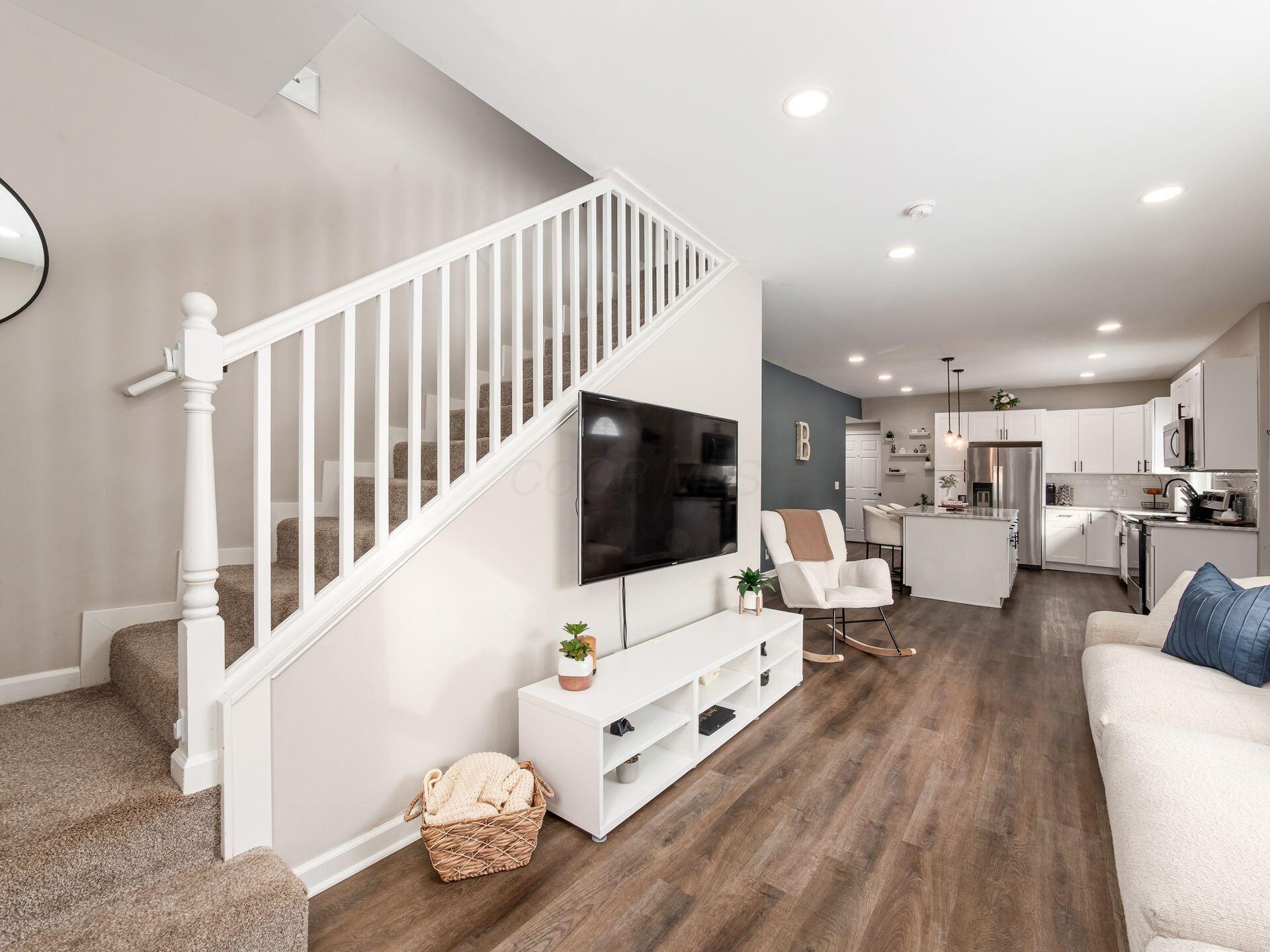 818 W 8th Street