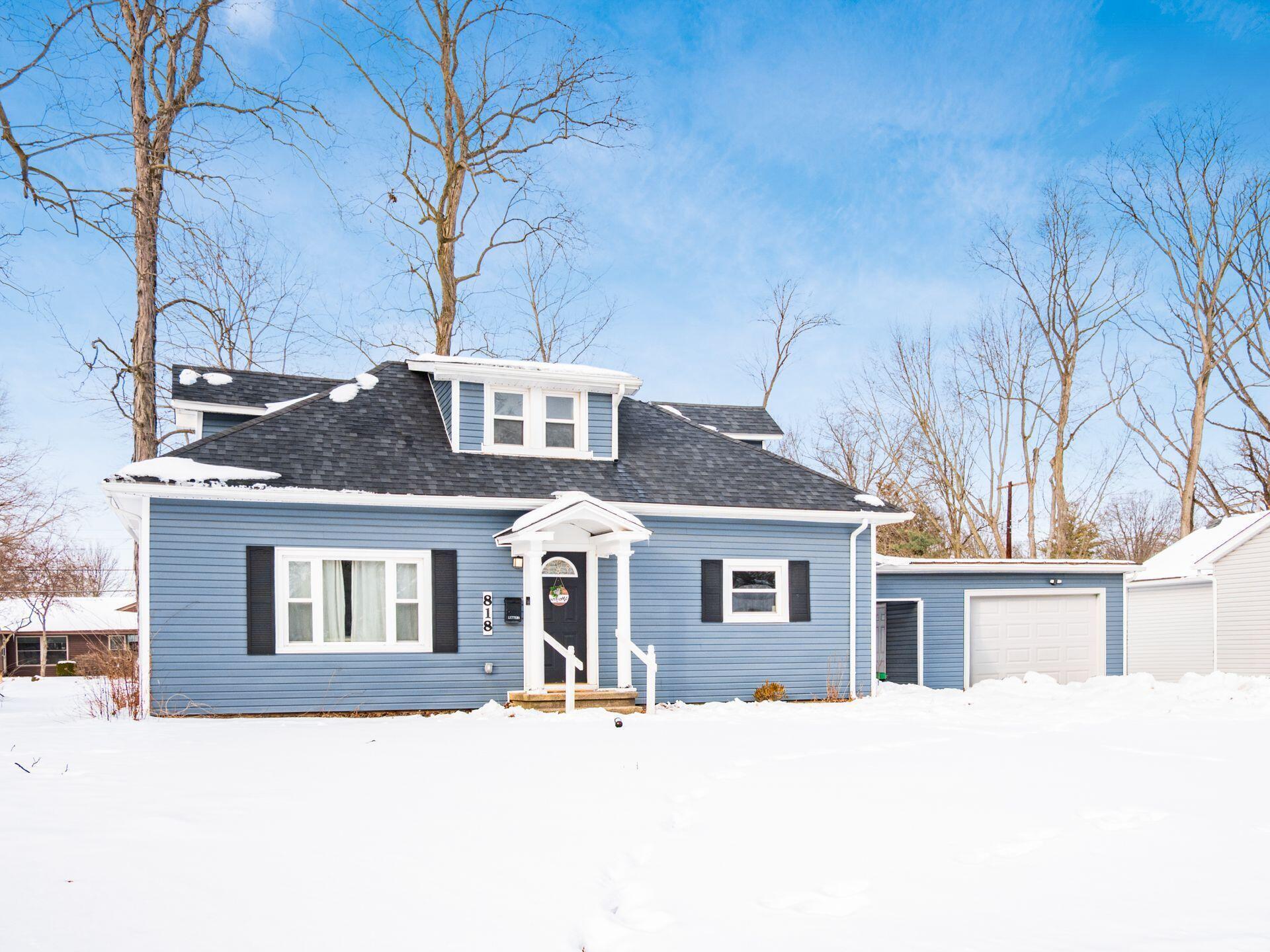 818 W 8th Street