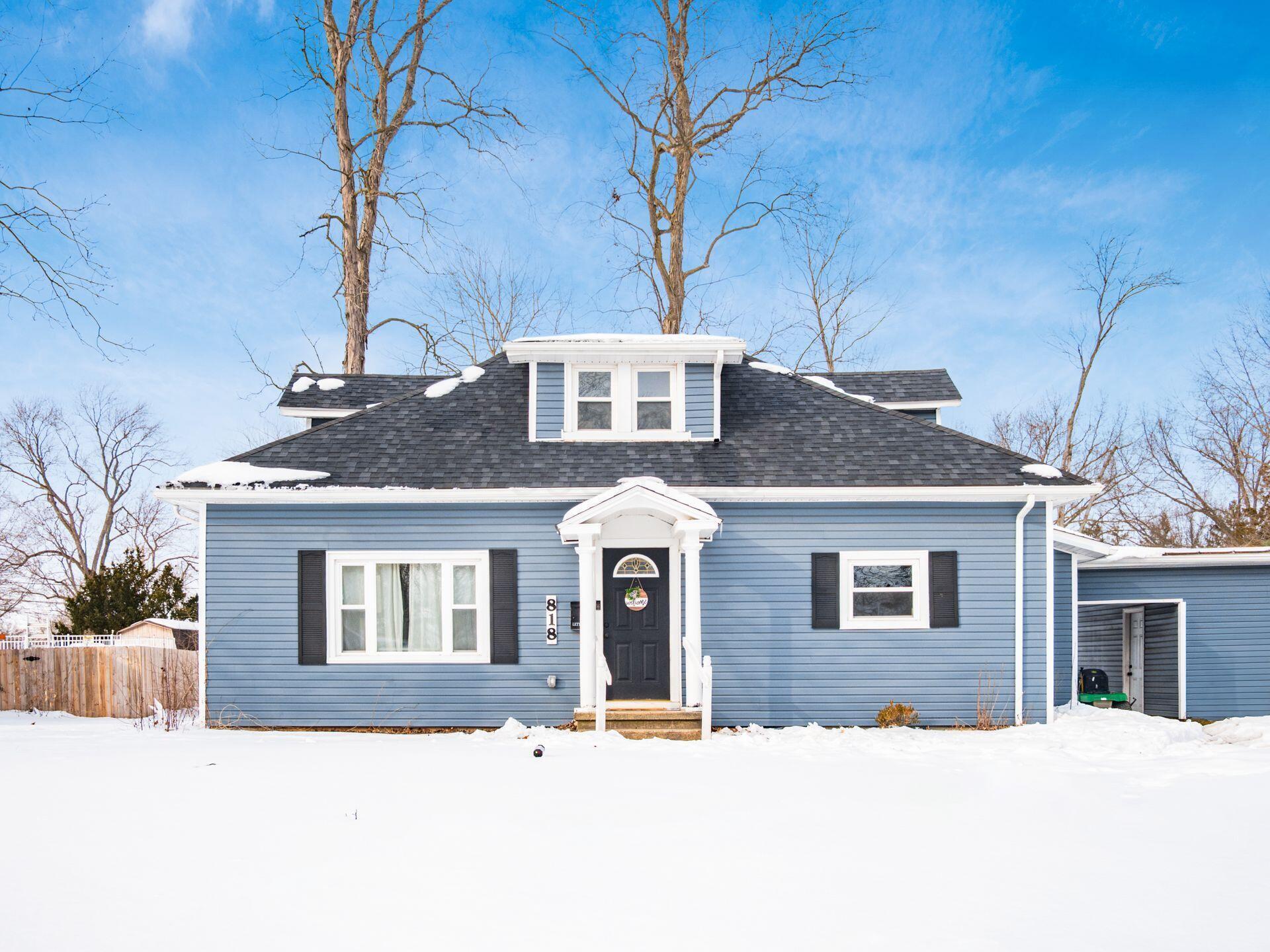 818 W 8th Street