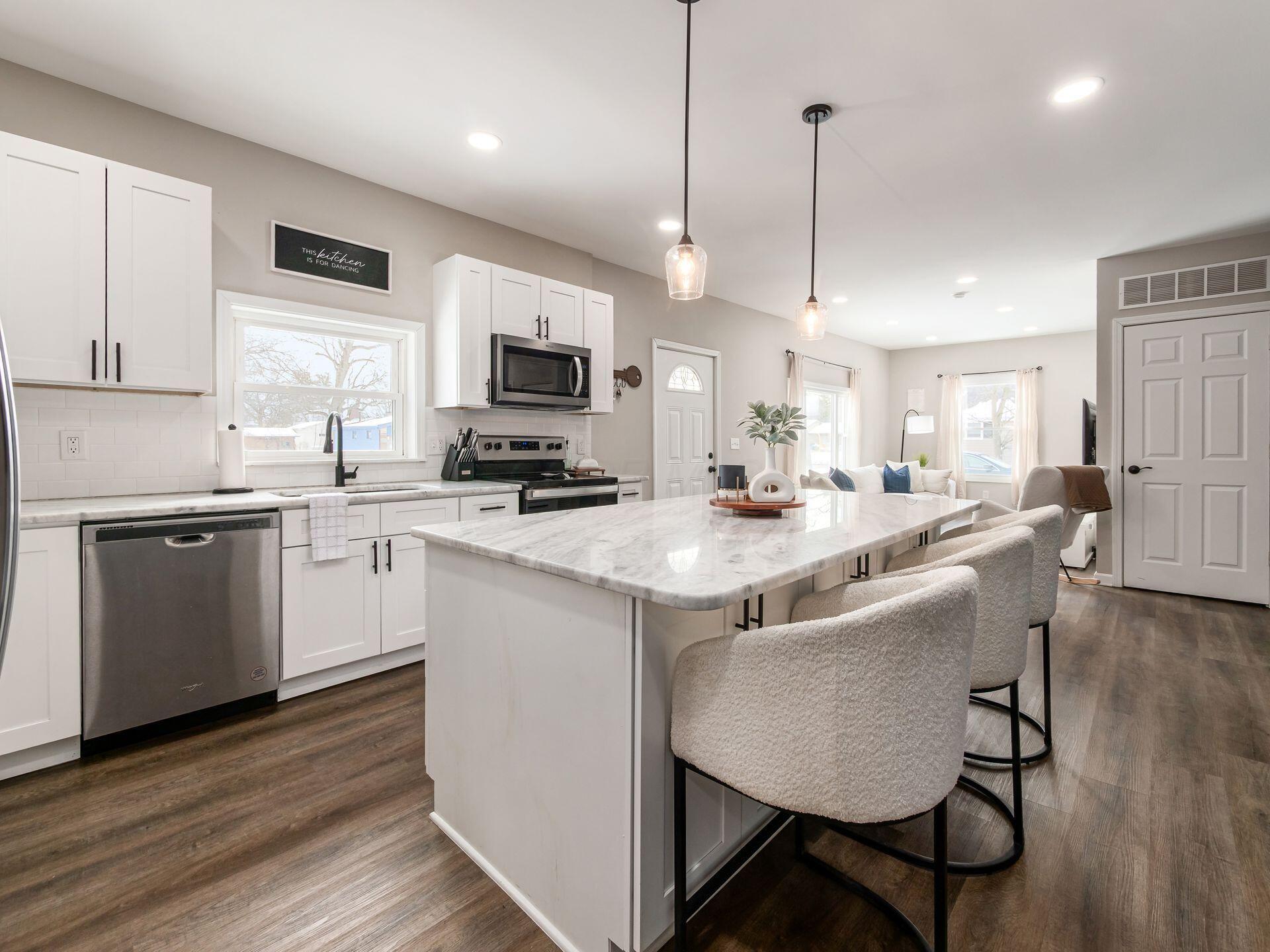 818 W 8th Street