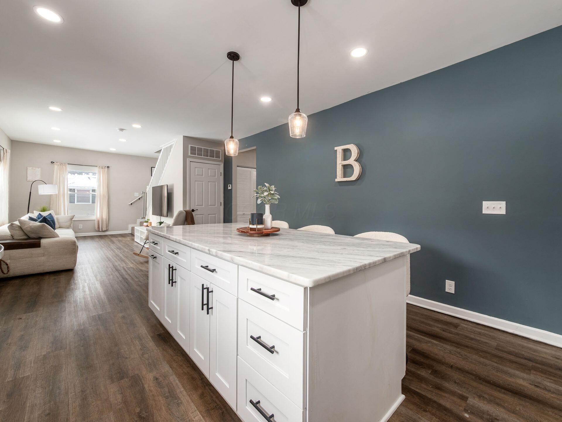 818 W 8th Street