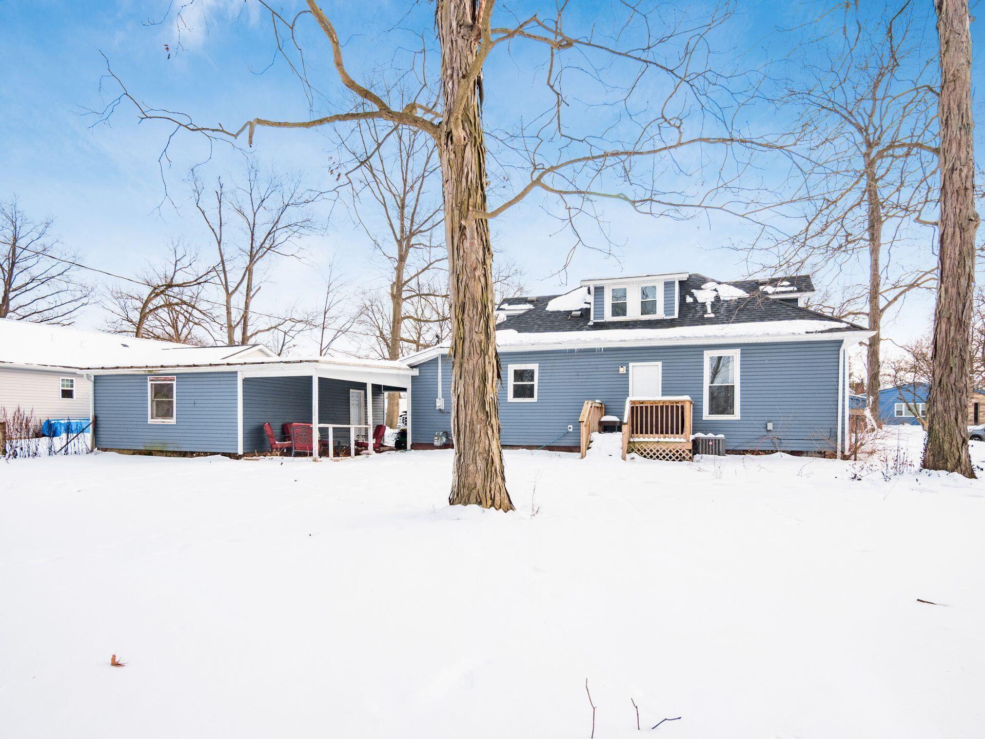 818 W 8th Street