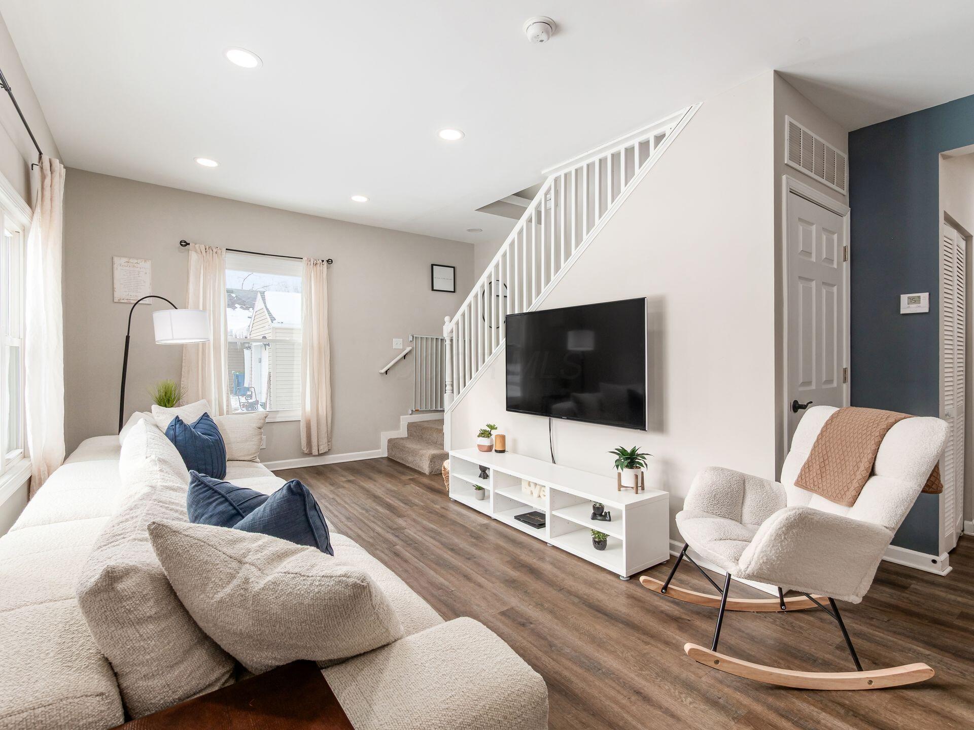 818 W 8th Street