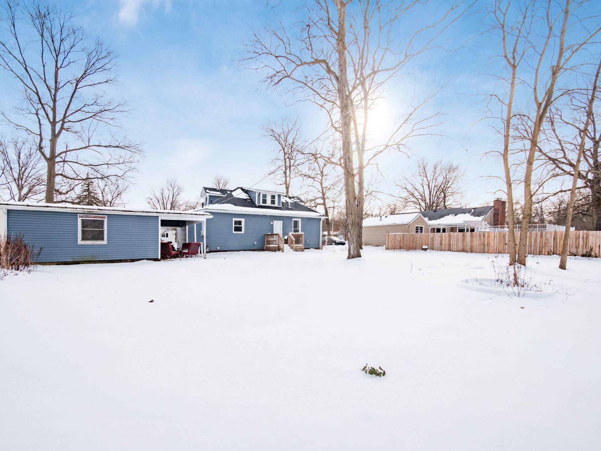 818 W 8th Street
