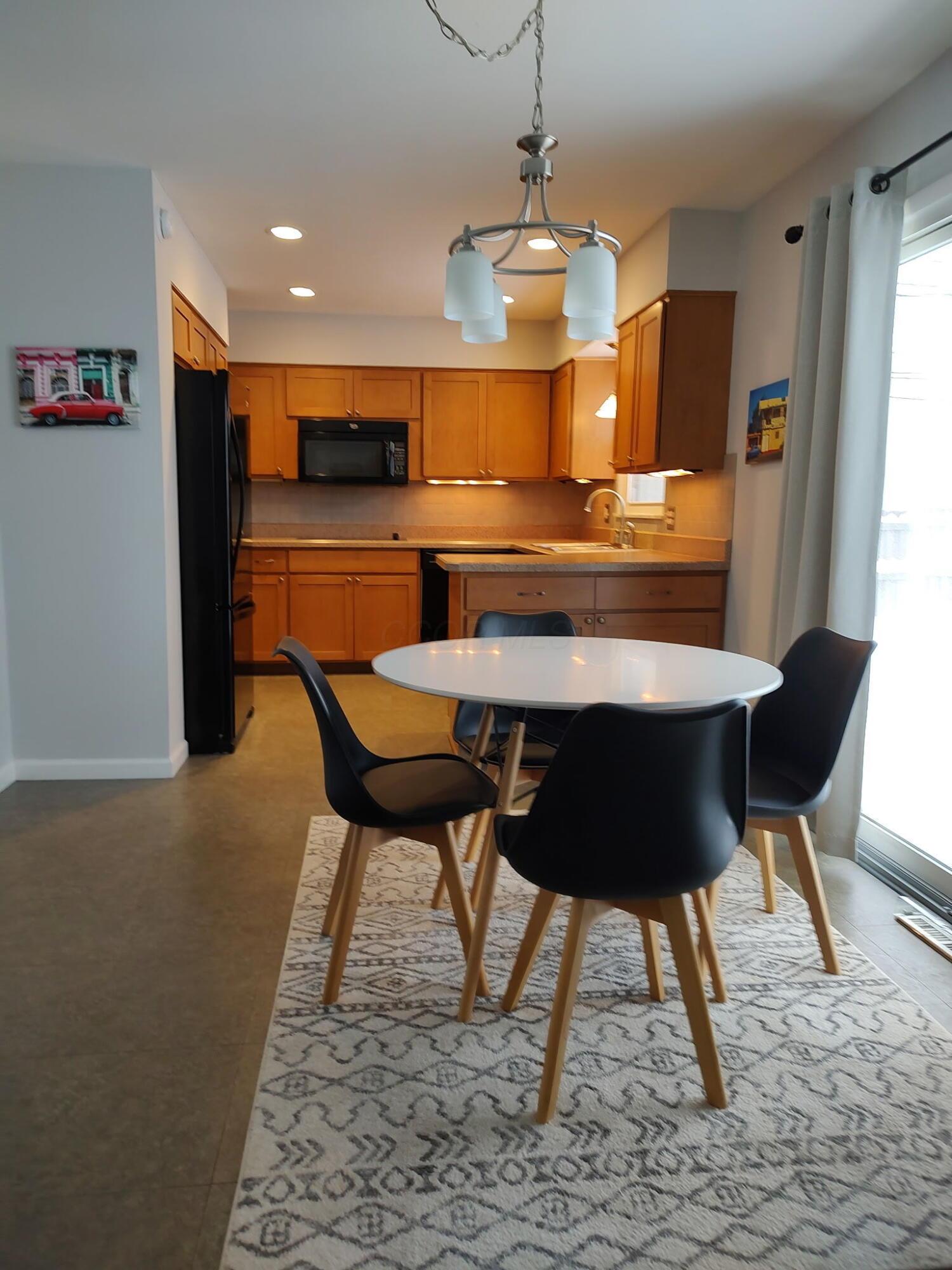 827 Inwood Place