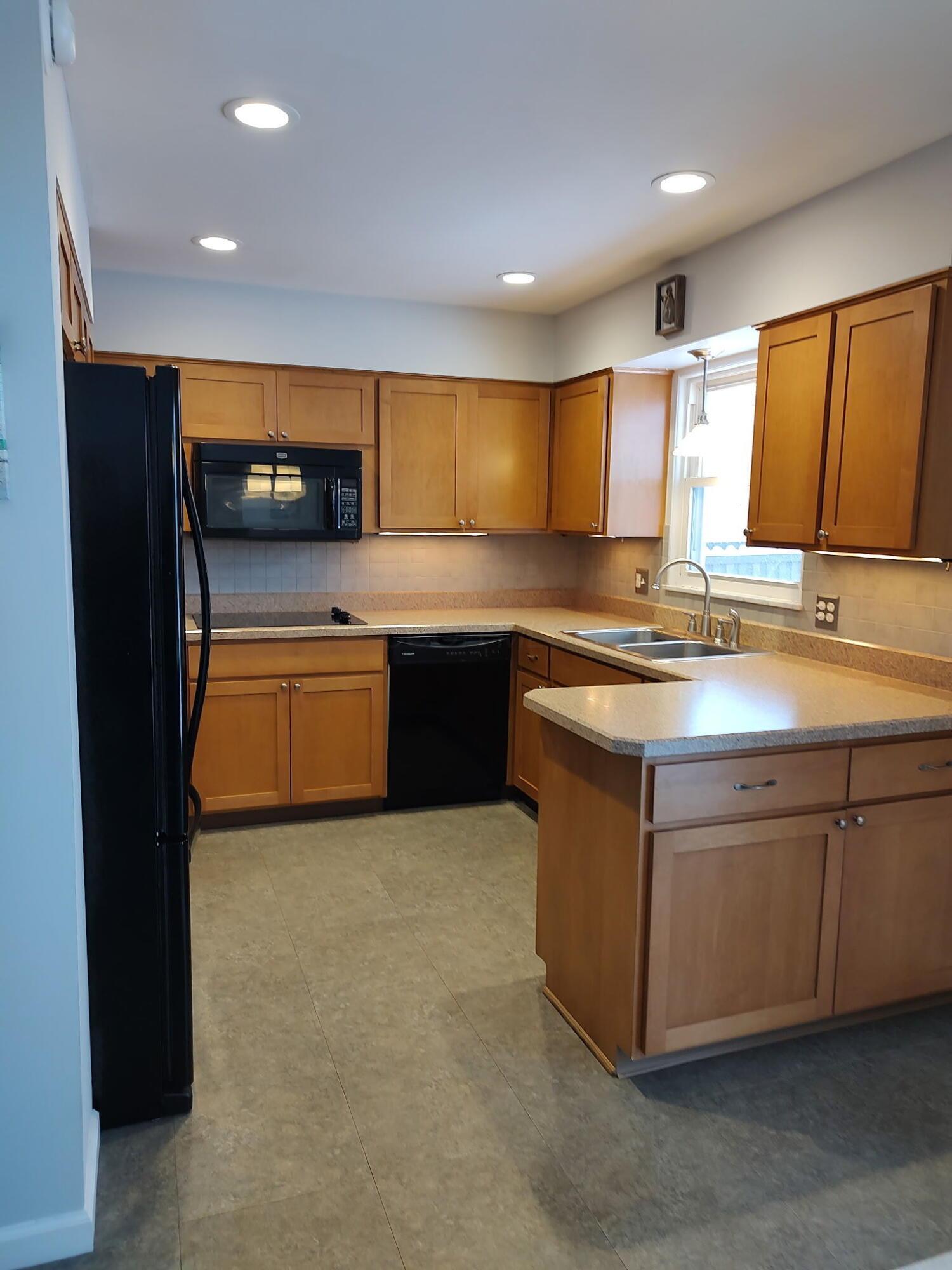 827 Inwood Place