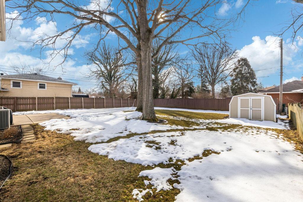 827 Inwood Place