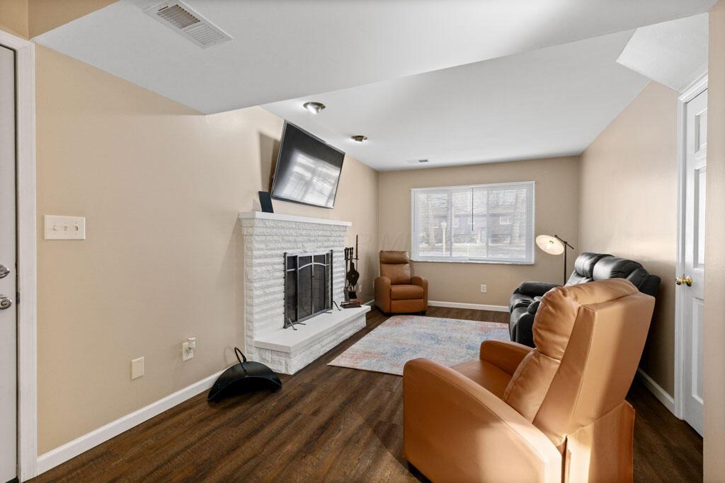 827 Inwood Place