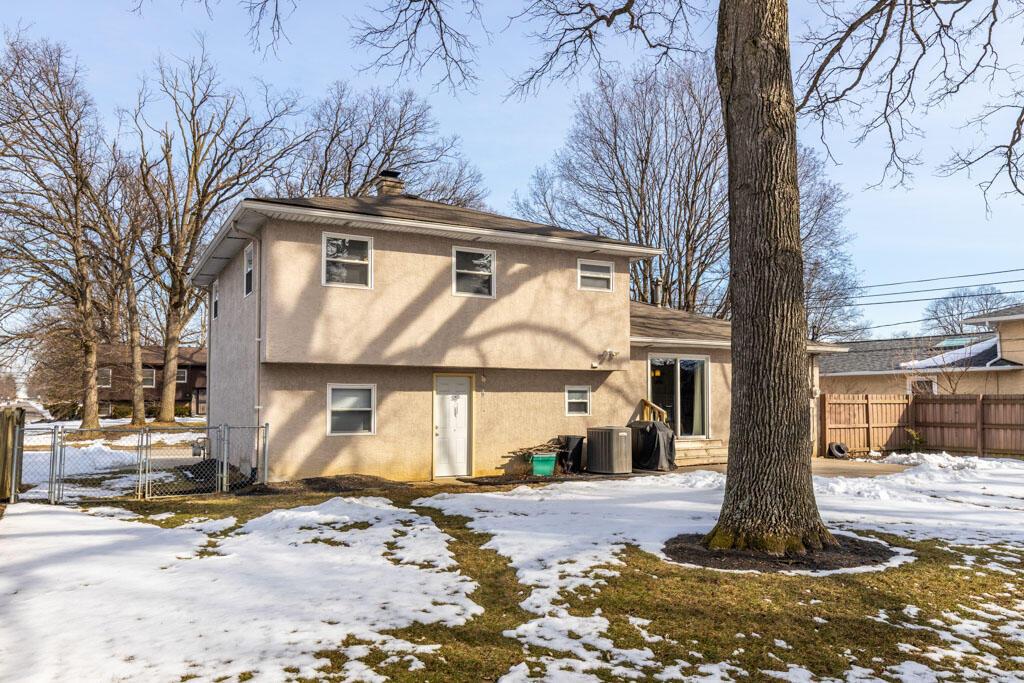 827 Inwood Place