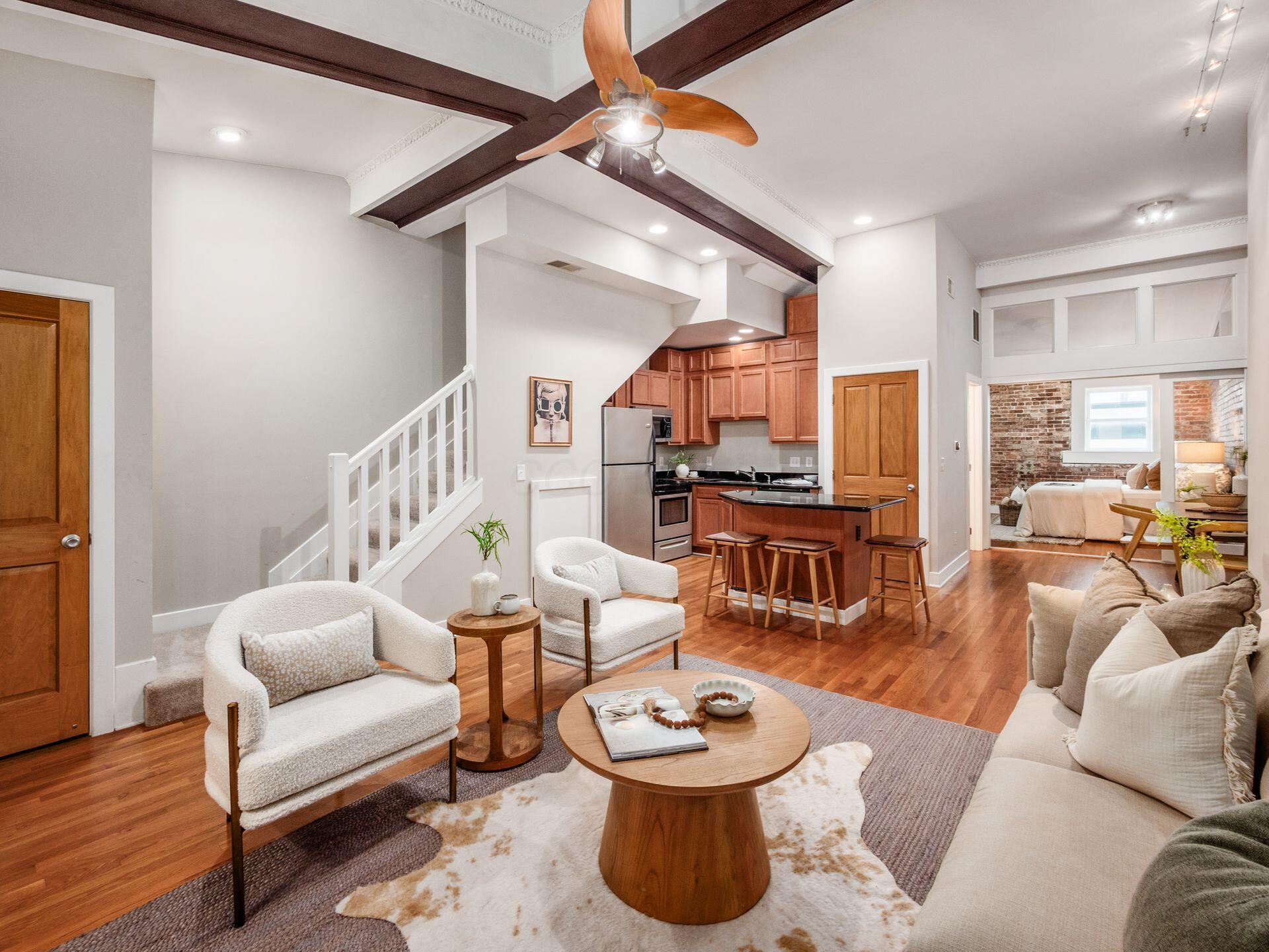 1276 N High Street, 402