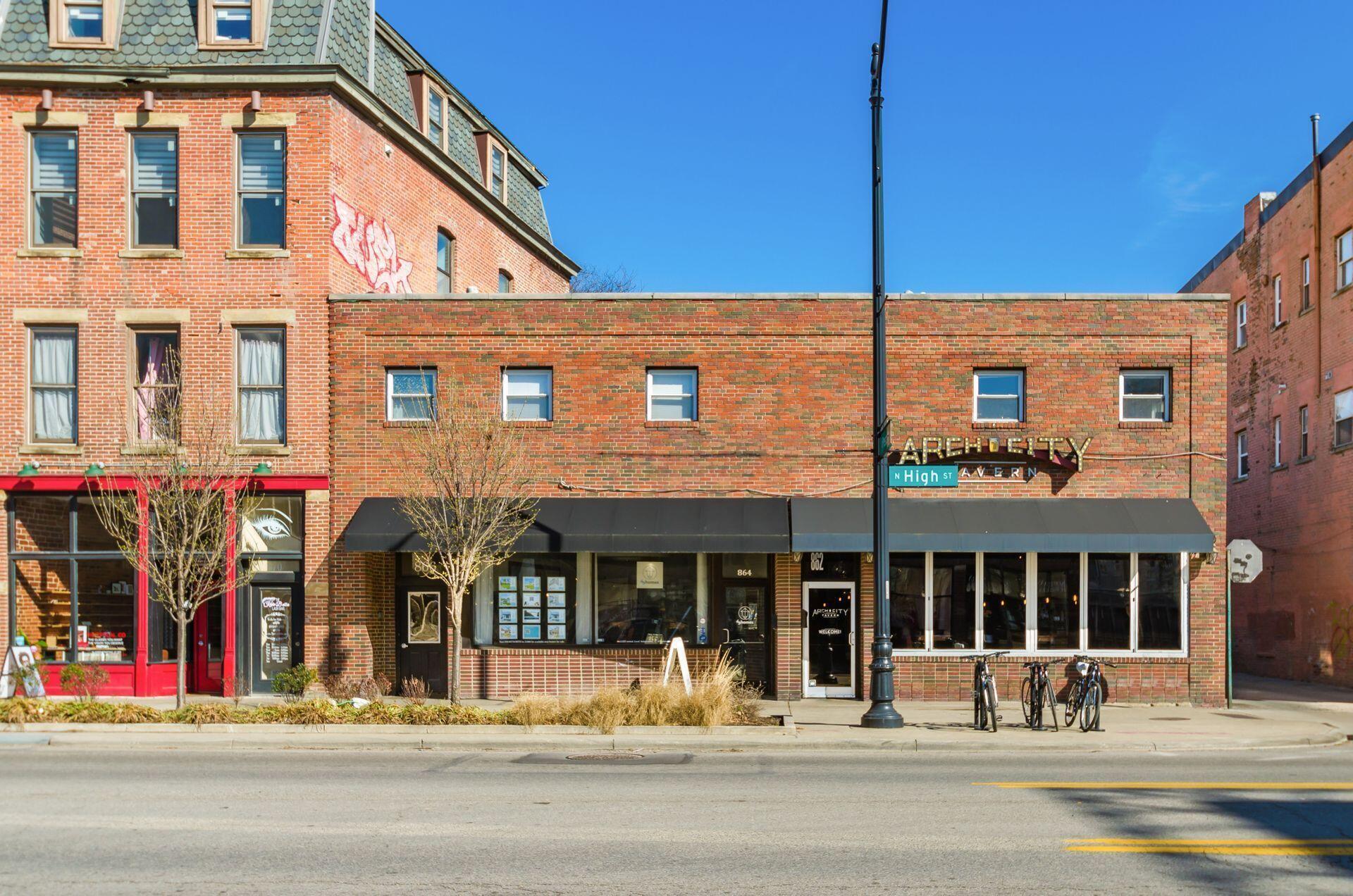 1276 N High Street, 402