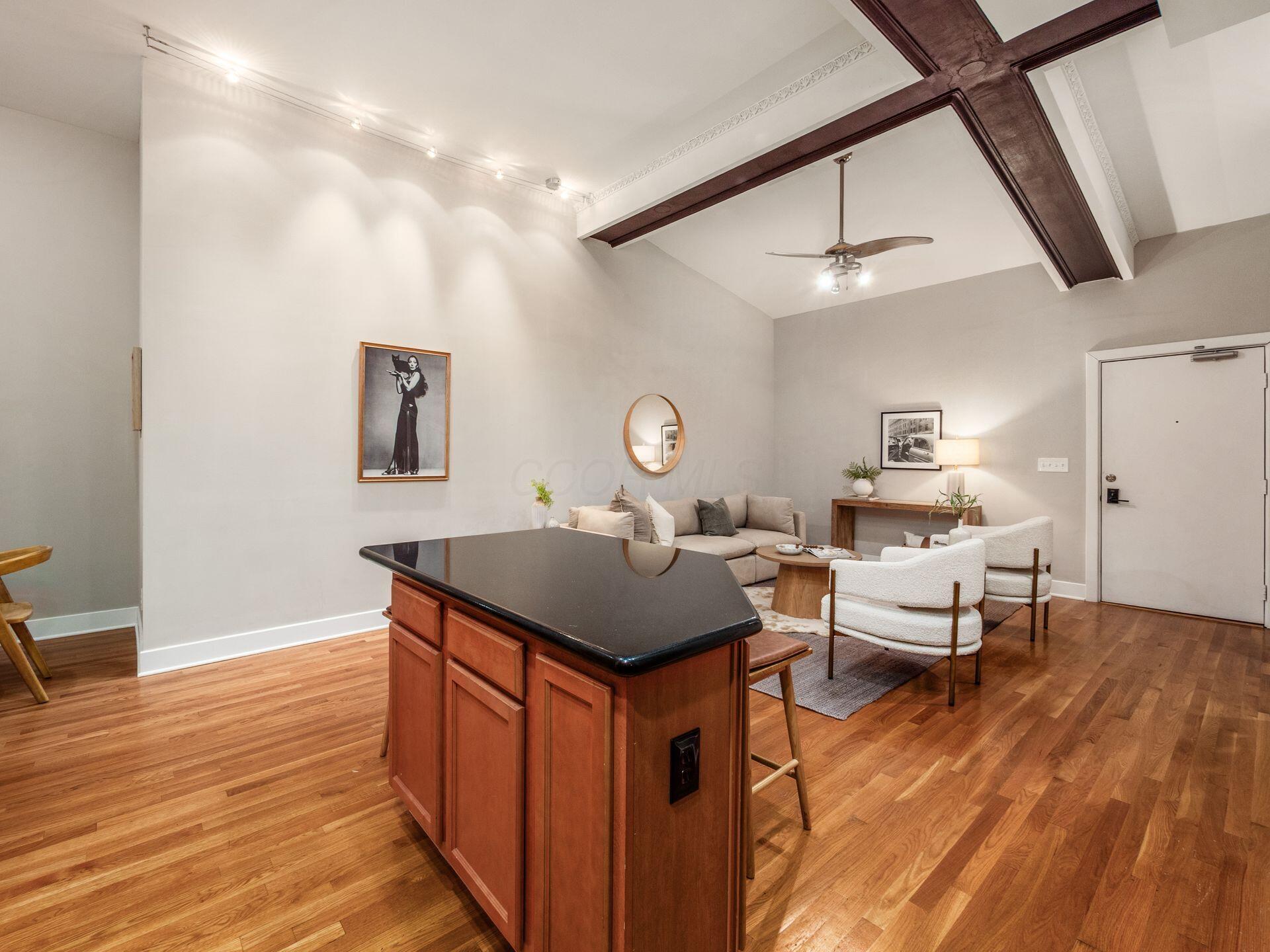 1276 N High Street, 402