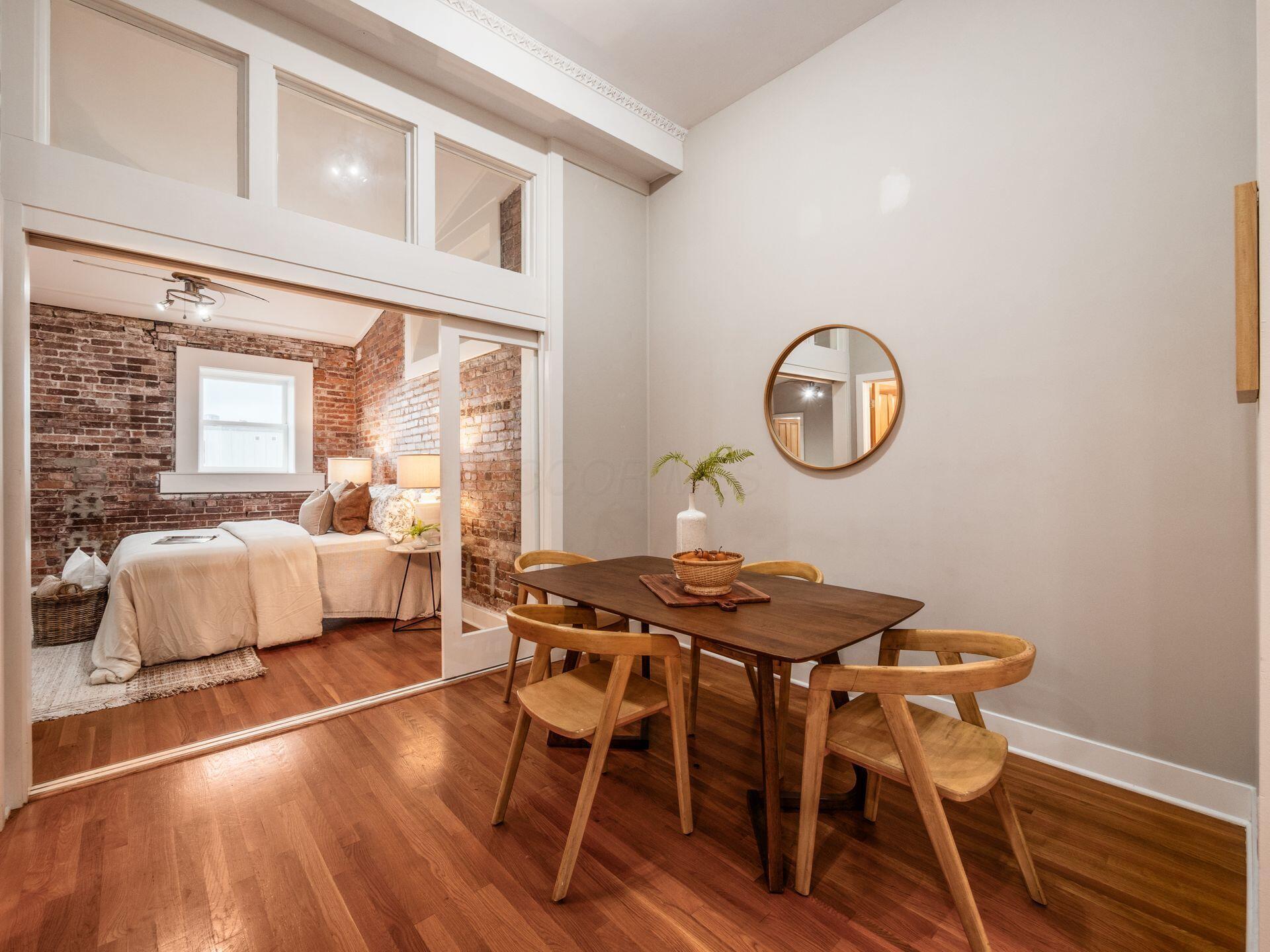 1276 N High Street, 402