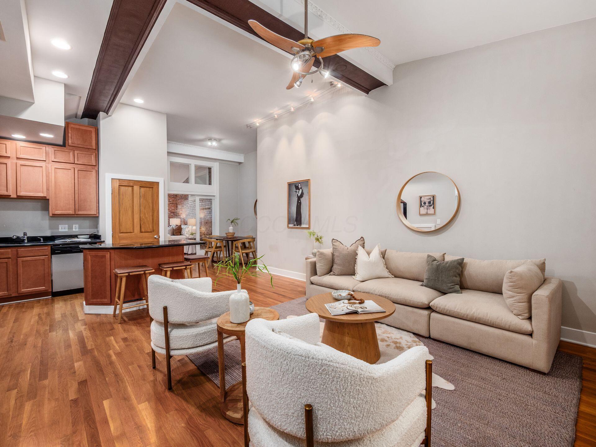 1276 N High Street, 402