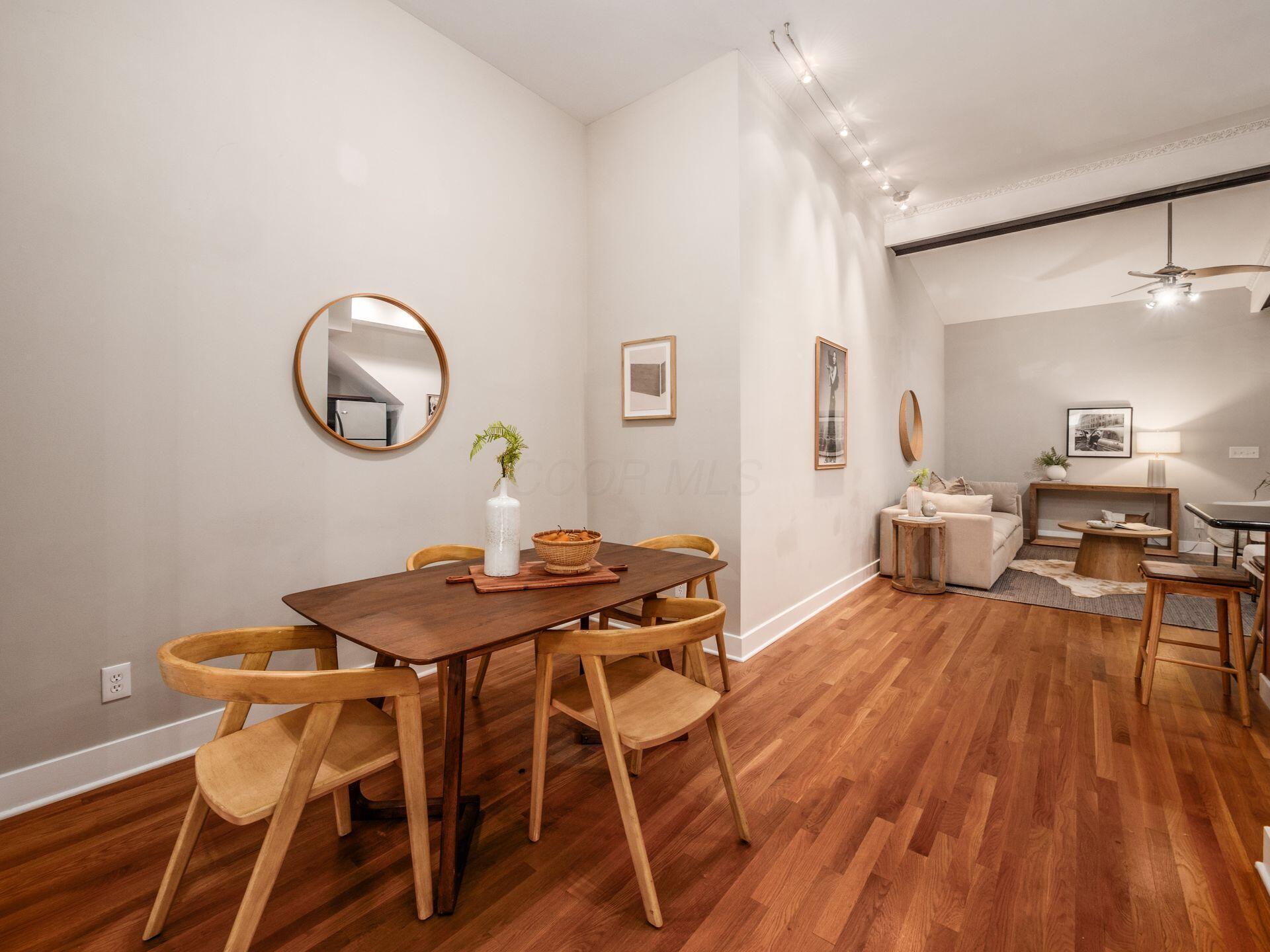 1276 N High Street, 402