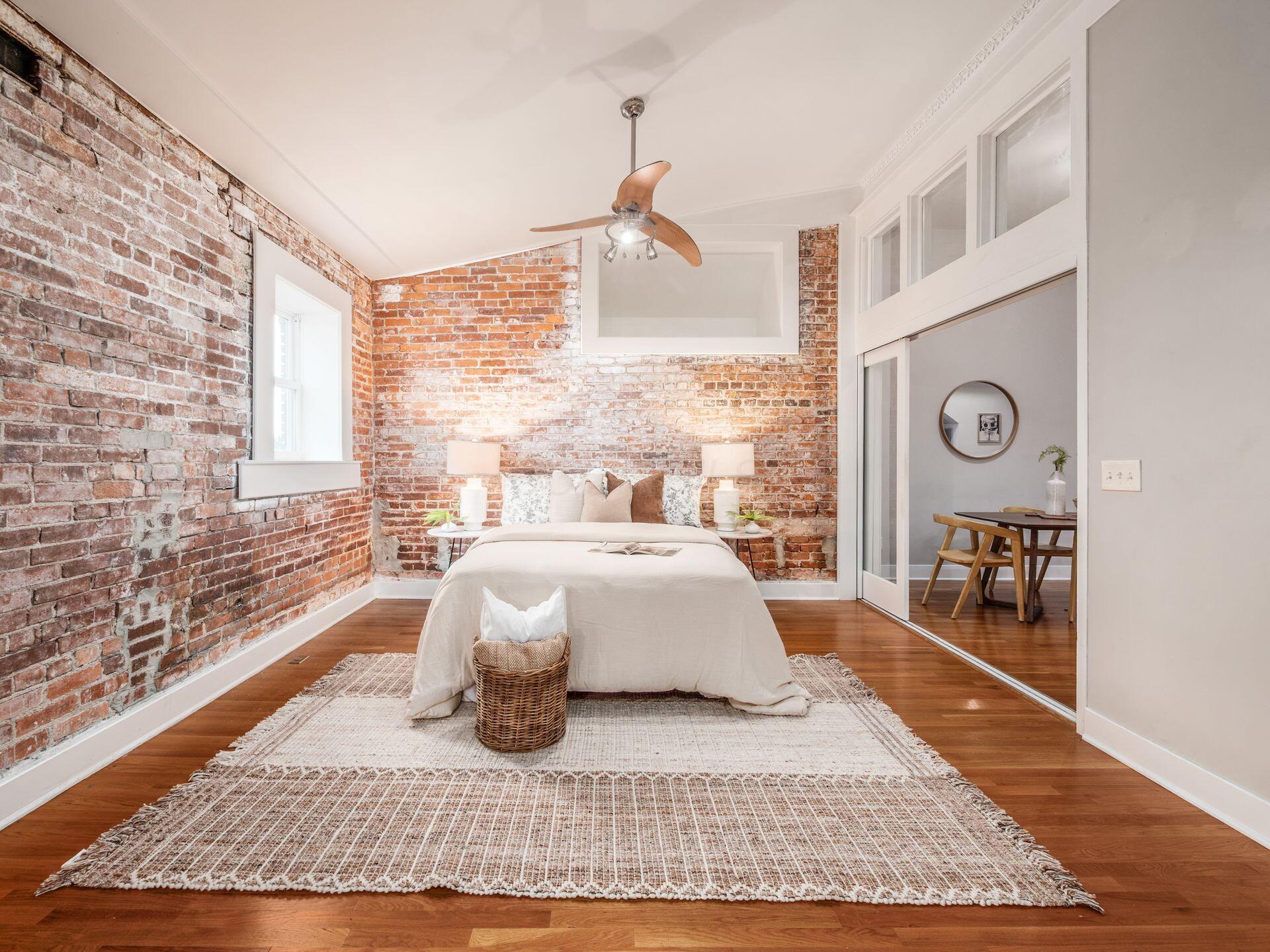 1276 N High Street, 402