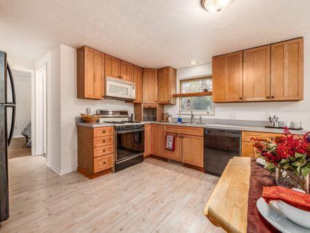 2103 Keller Place W