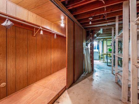 2103 Keller Place W